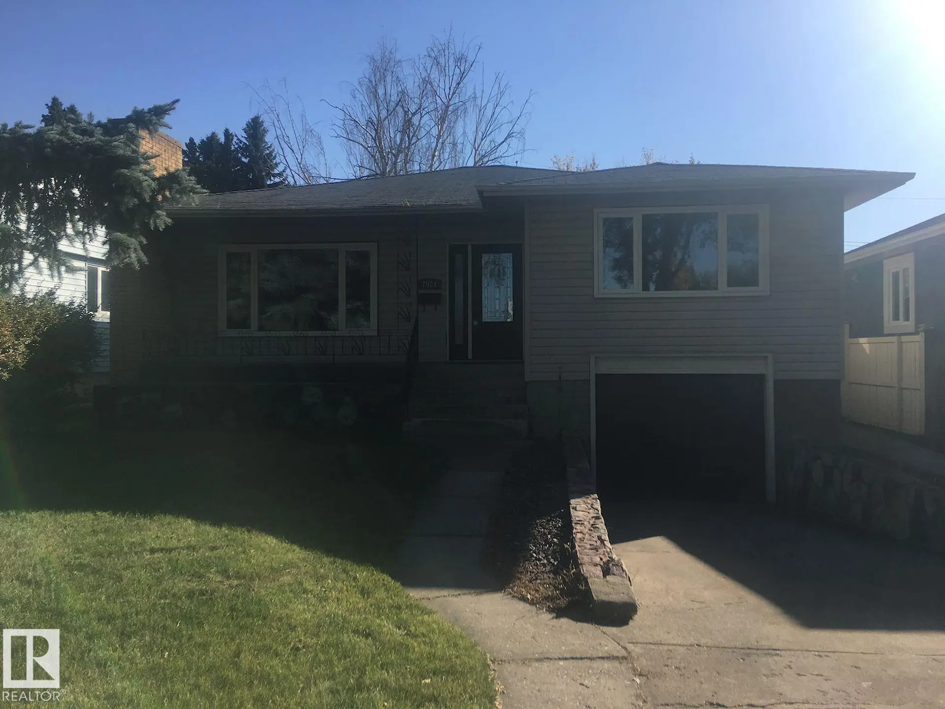 7921 97 AV NW - Image 1
