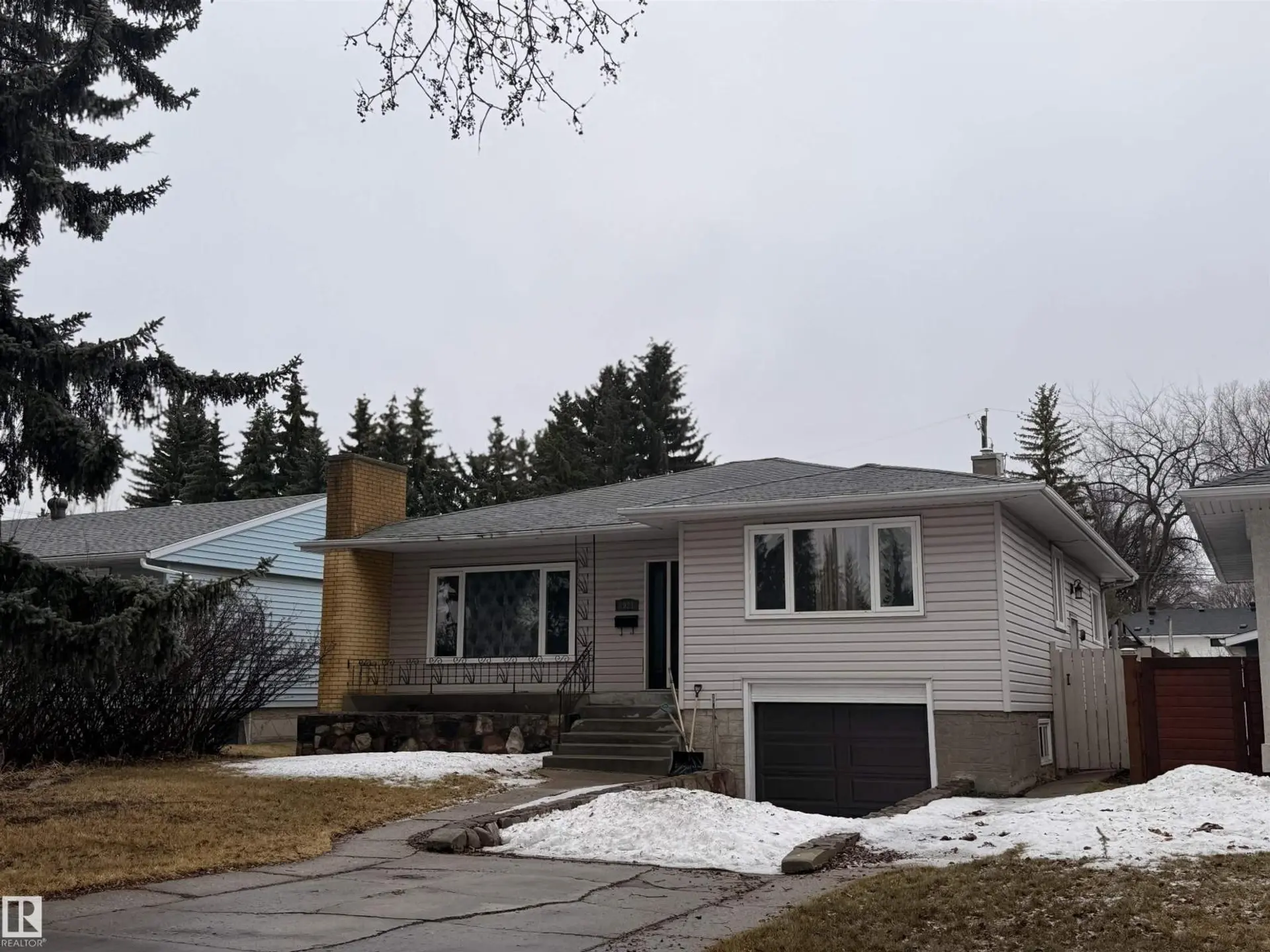7921 97 AV NW - Image 3