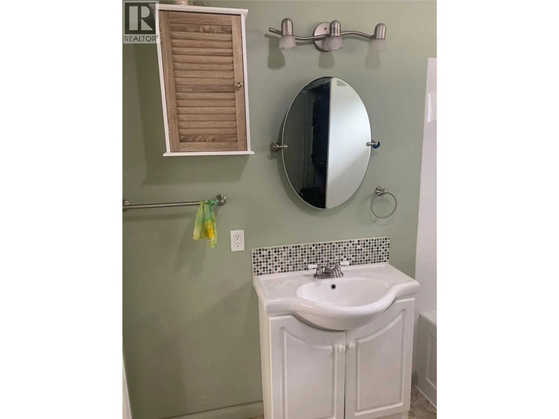 Property at 572 6 Highway, Nakusp, BC