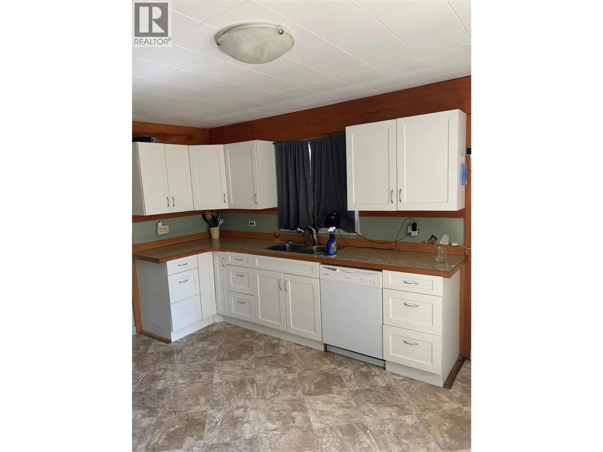 Property at 572 6 Highway, Nakusp, BC