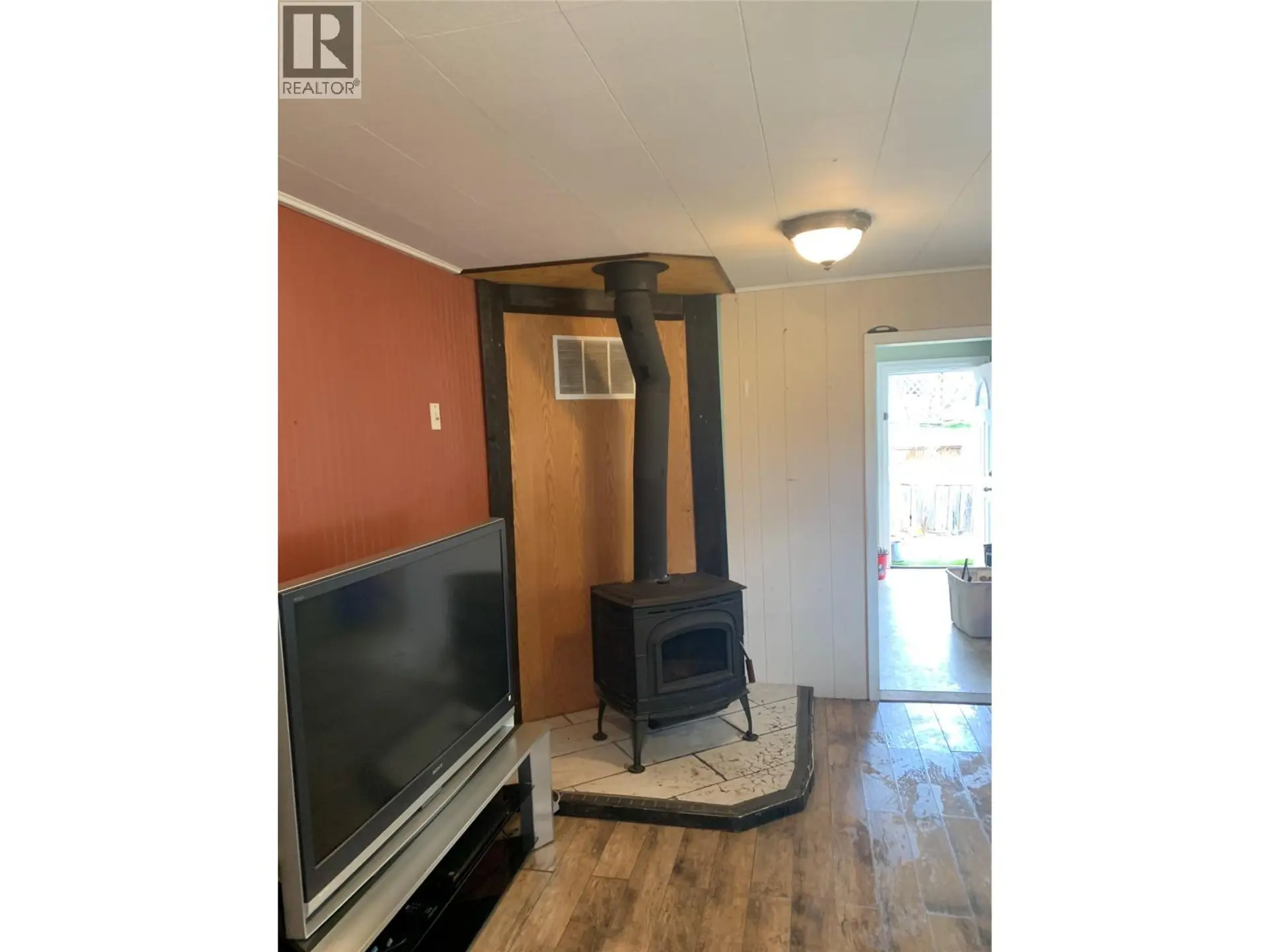 Property at 572 6 Highway, Nakusp, BC