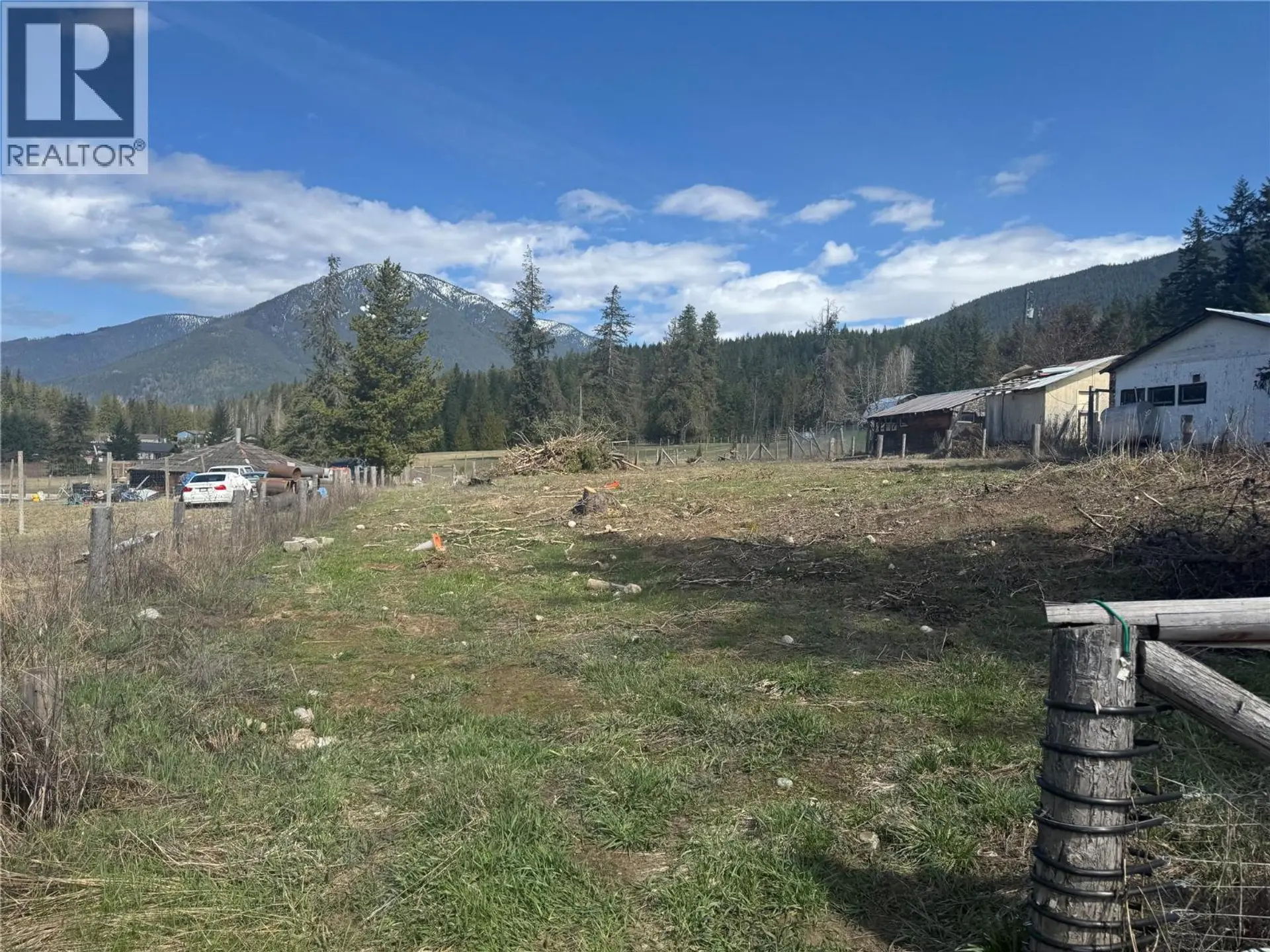 Property at 572 6 Highway, Nakusp, BC