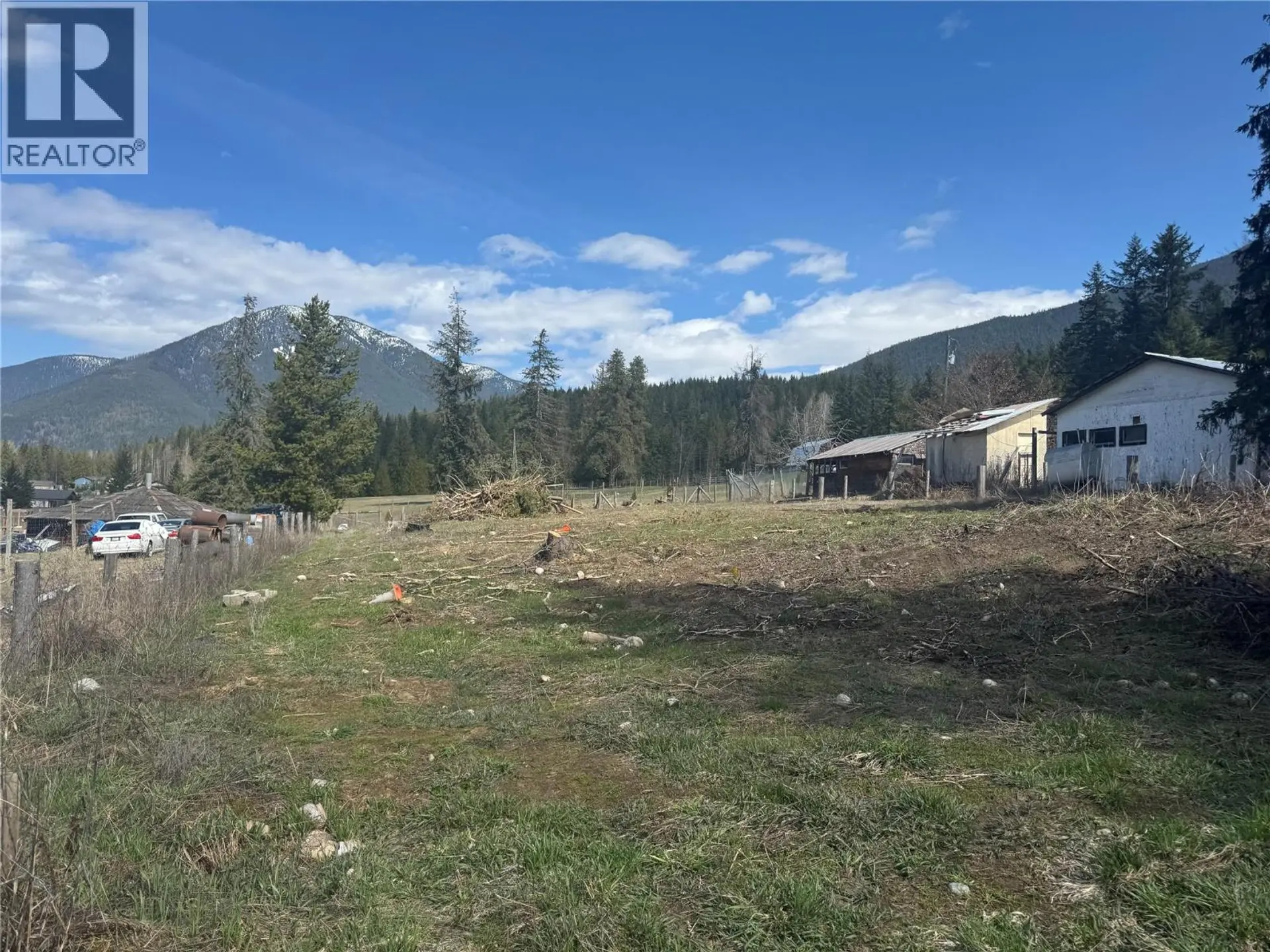 Property at 572 6 Highway, Nakusp, BC