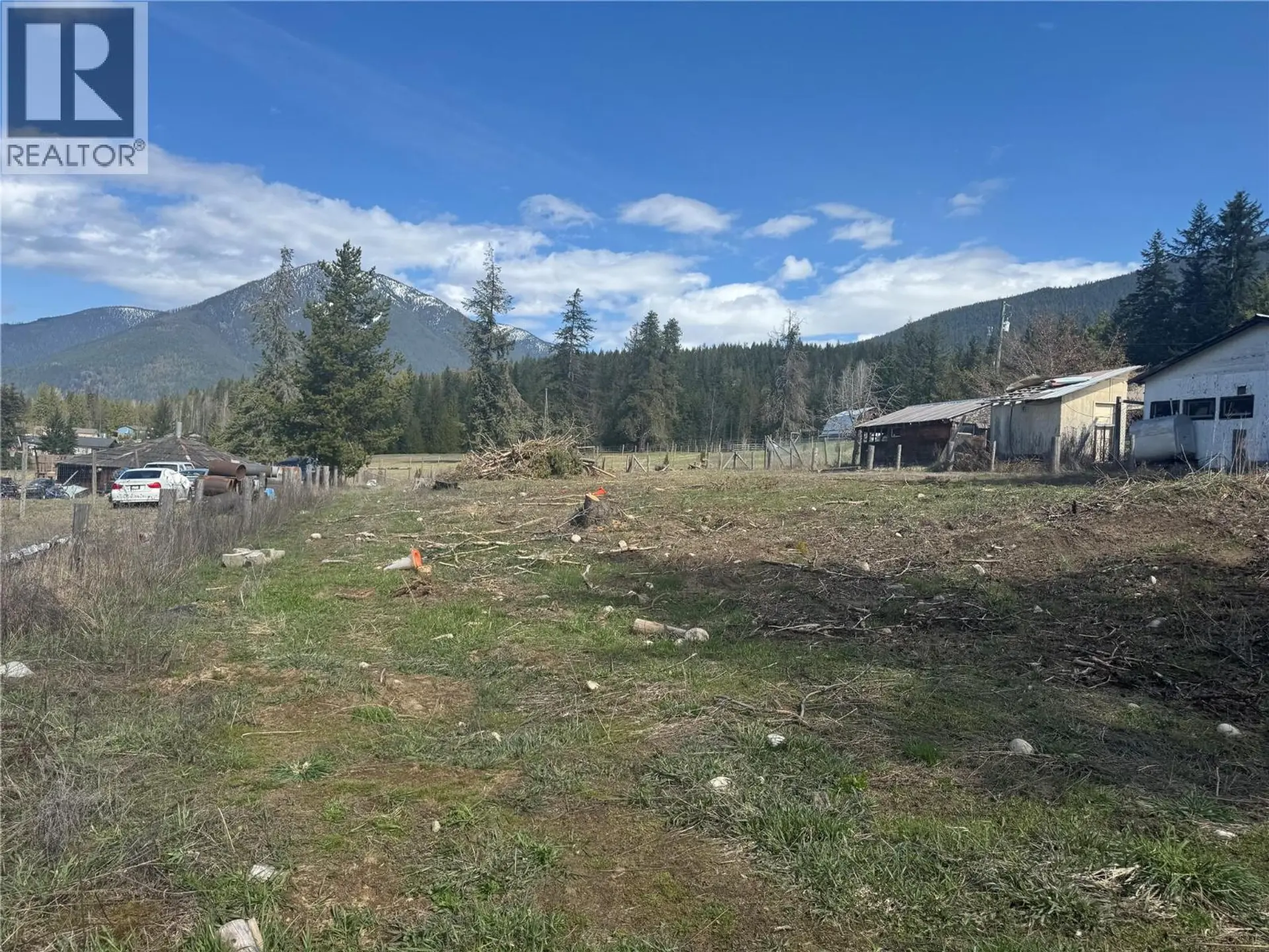 Property at 572 6 Highway, Nakusp, BC