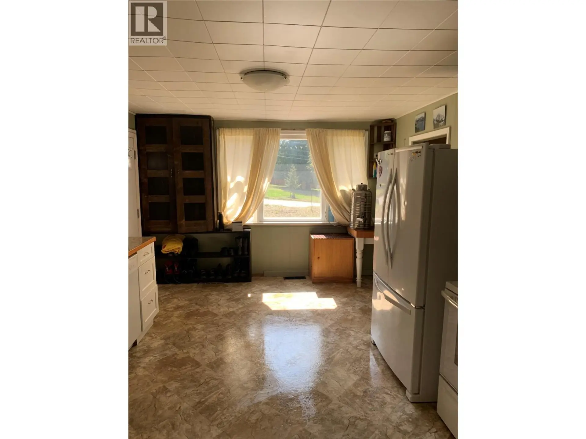 Property at 572 6 Highway, Nakusp, BC