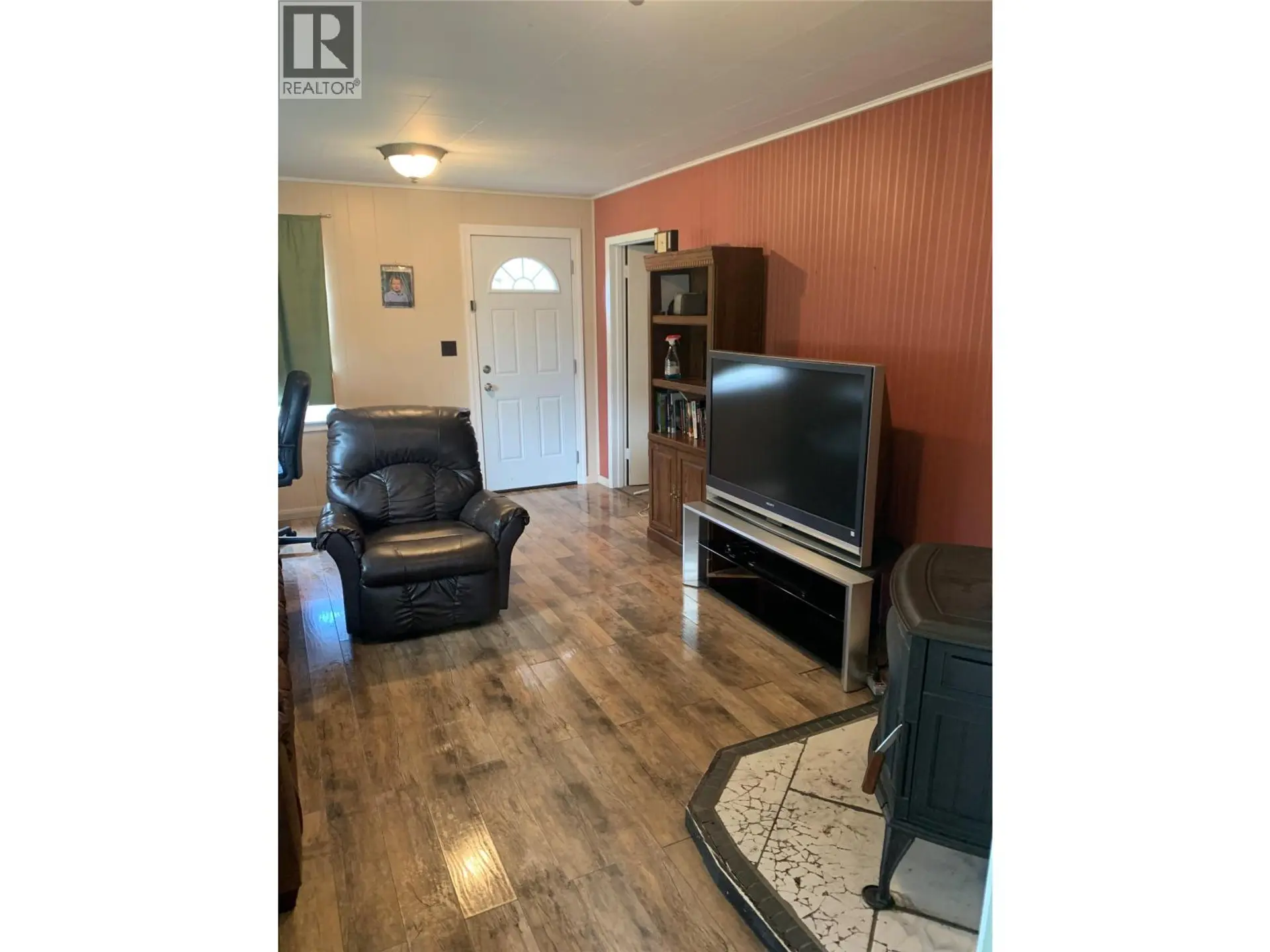 Property at 572 6 Highway, Nakusp, BC