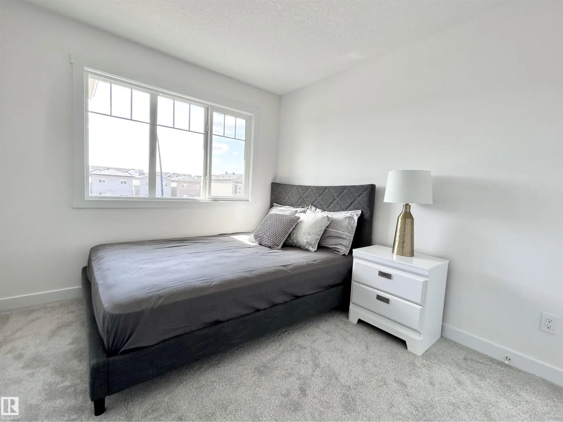 19634 29 AV NW - Image 11