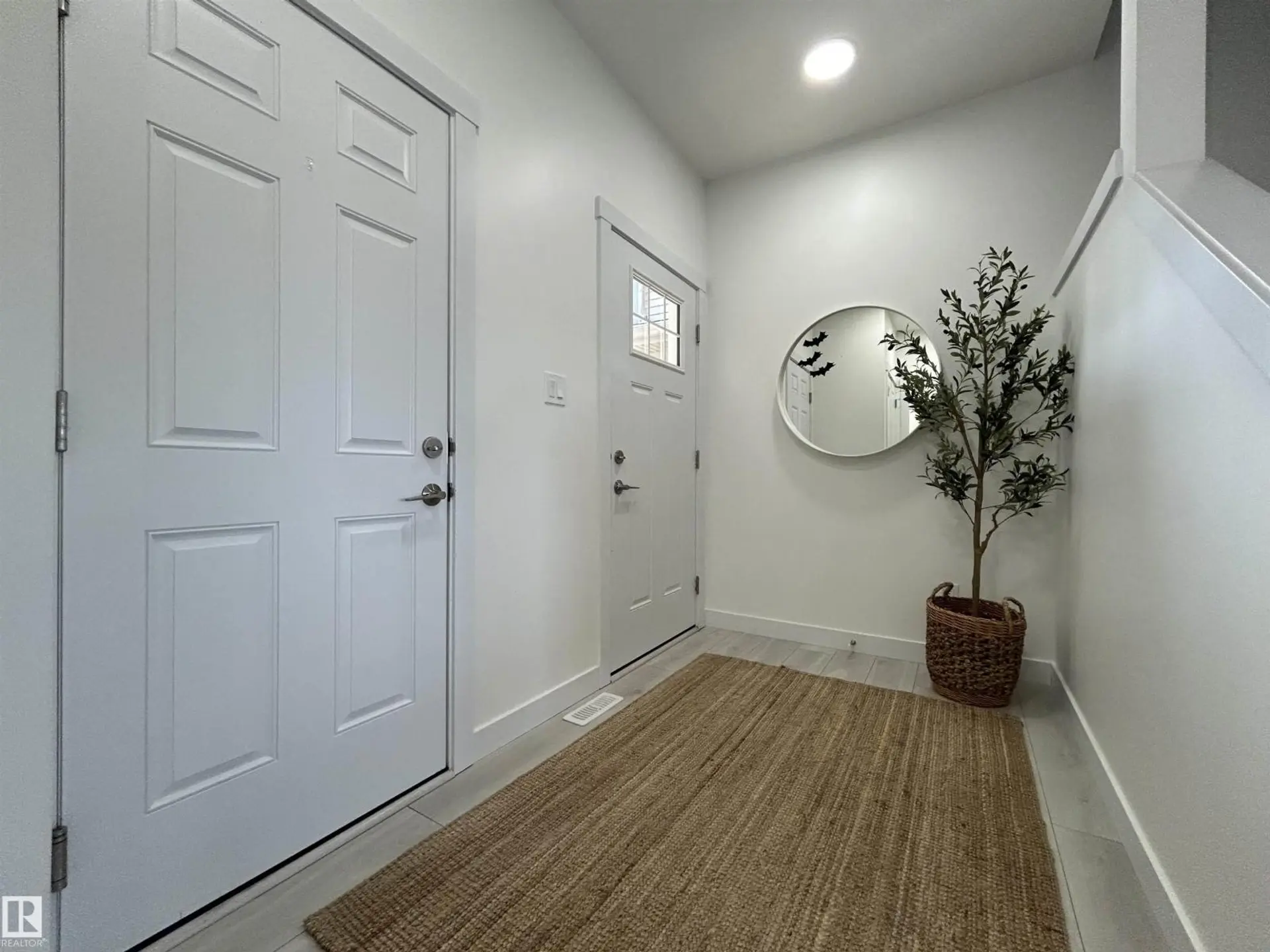 19634 29 AV NW - Image 2