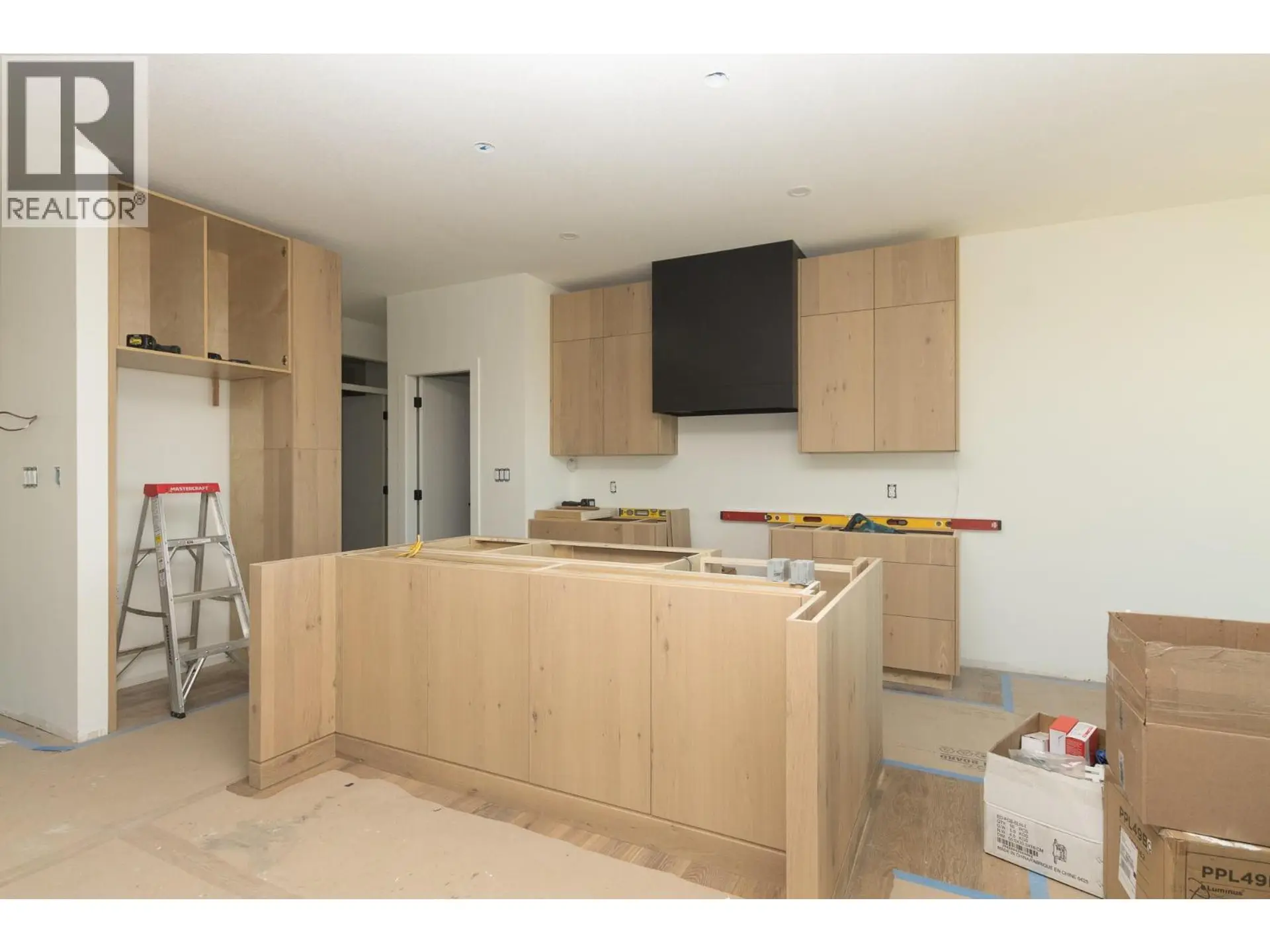 Property at 1121 16 AVENUE SE, Salmon Arm, BC