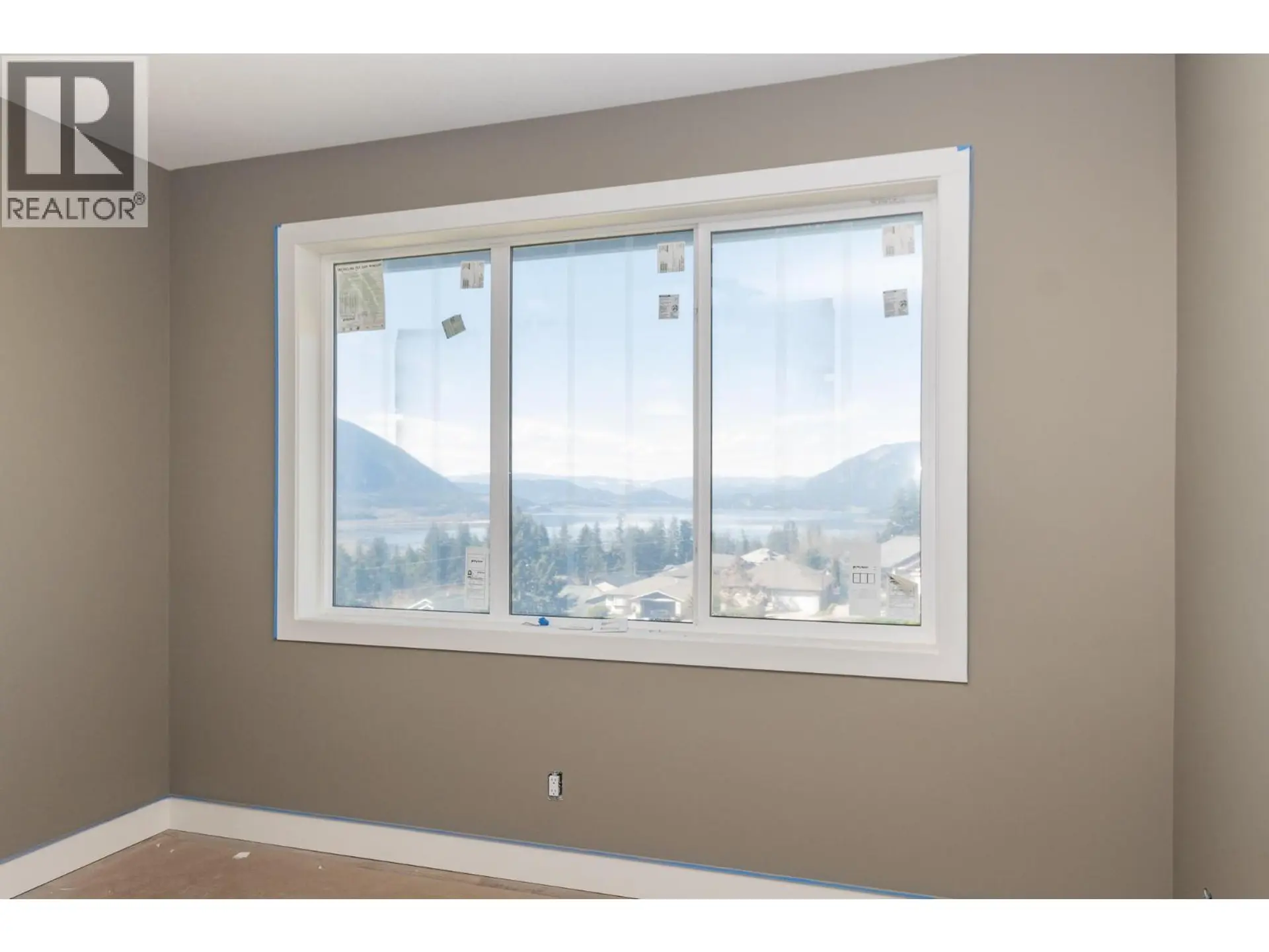 Property at 1121 16 AVENUE SE, Salmon Arm, BC