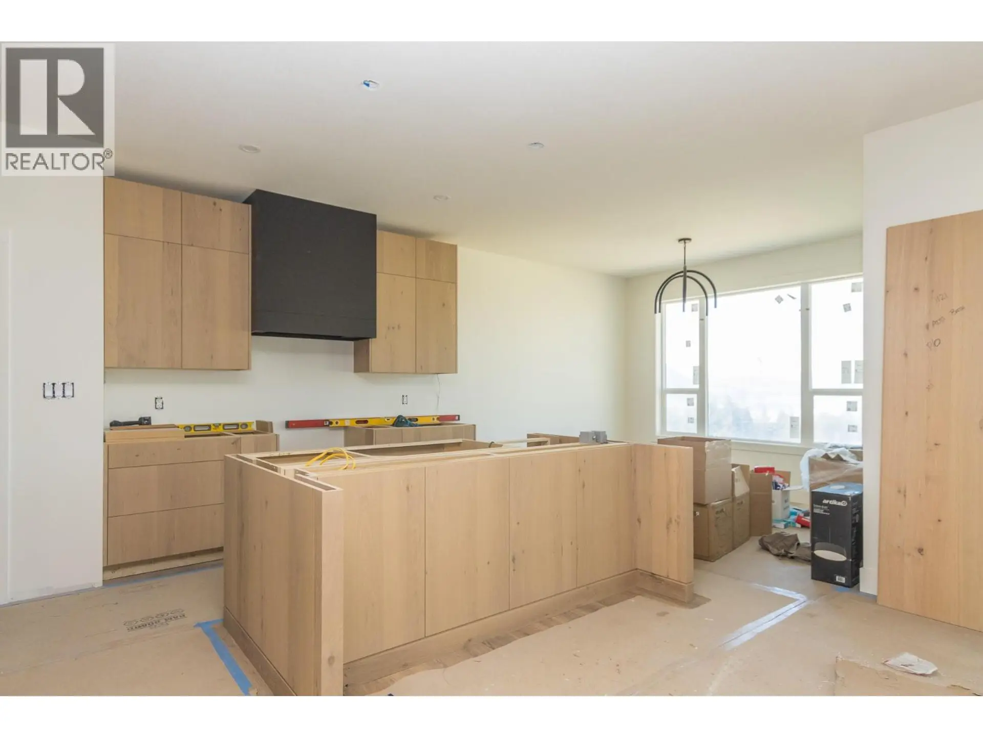 Property at 1121 16 AVENUE SE, Salmon Arm, BC