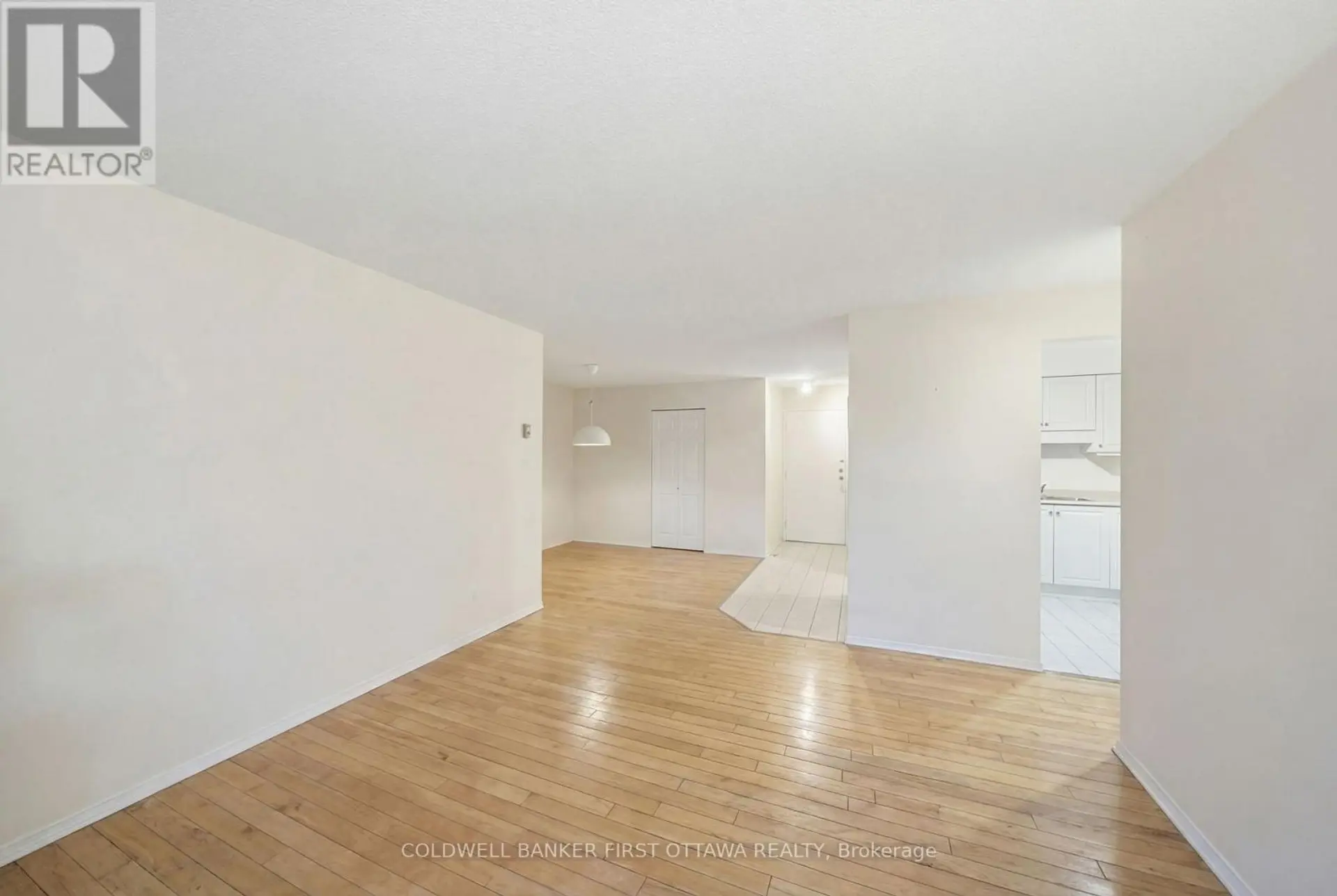 #402 222 GUIGUES AVENUE - Image 10