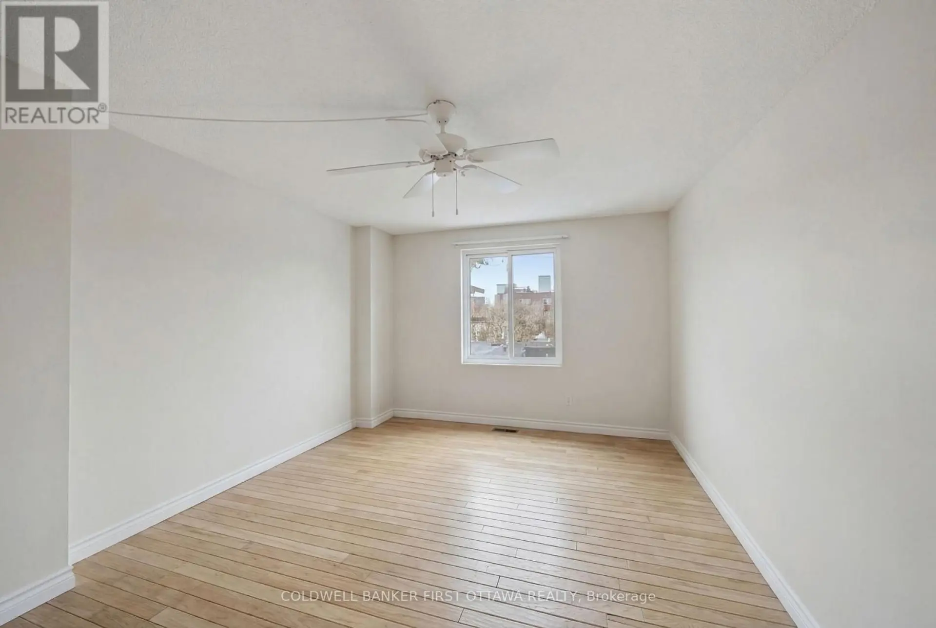 #402 222 GUIGUES AVENUE - Image 13