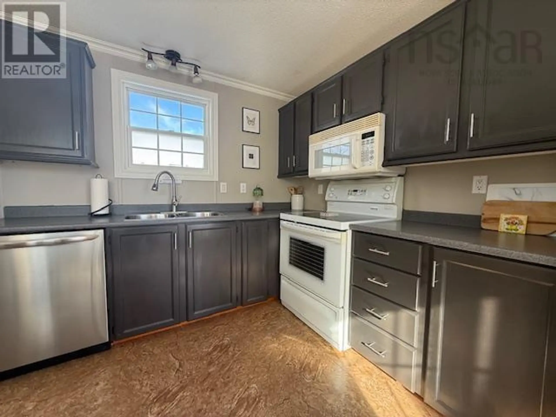 168 Hilltop Drive - Image 8