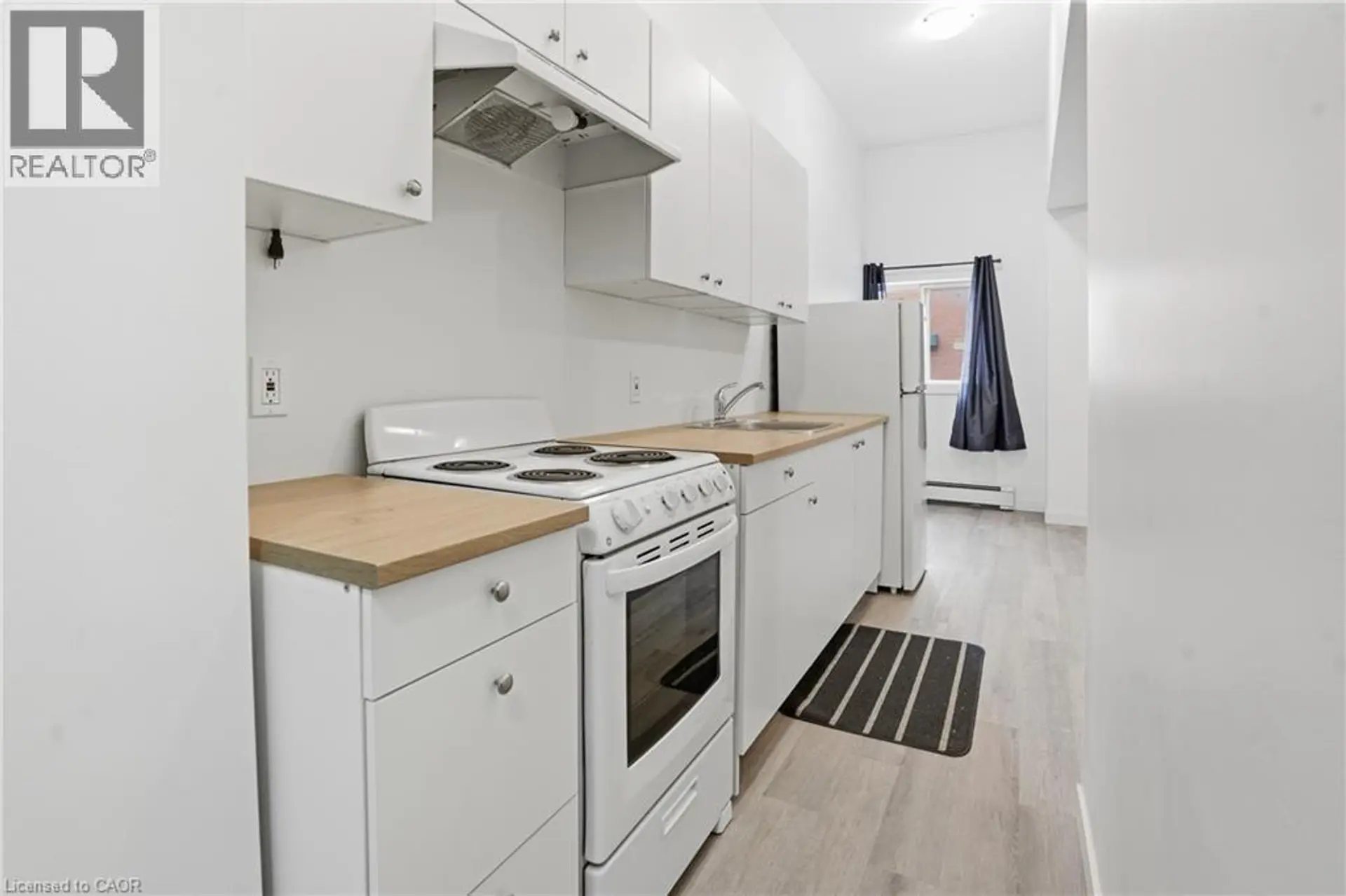 14 AVENUE PLACE - Image 12