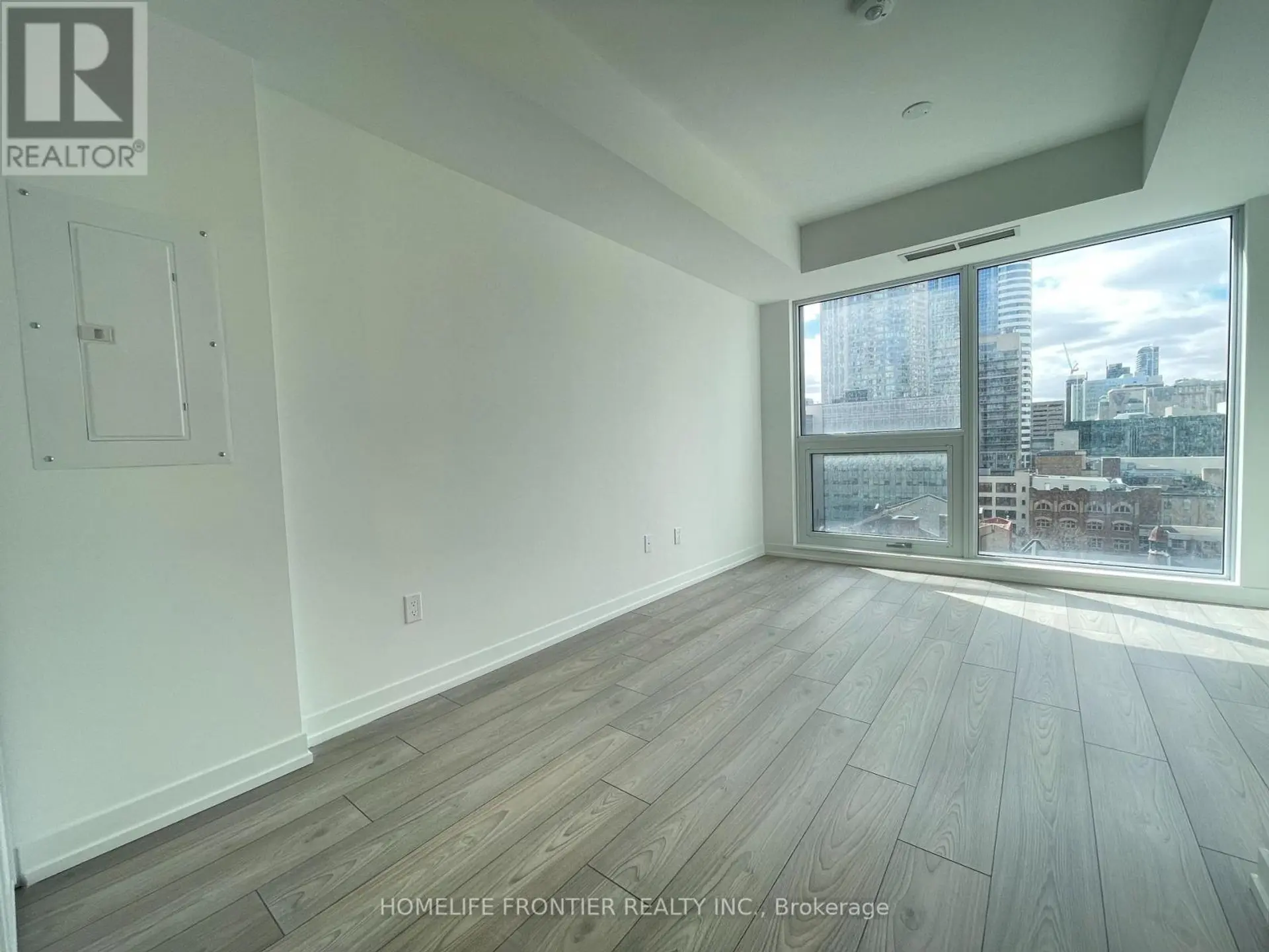 #1108 82 DALHOUSIE STREET - Image 4