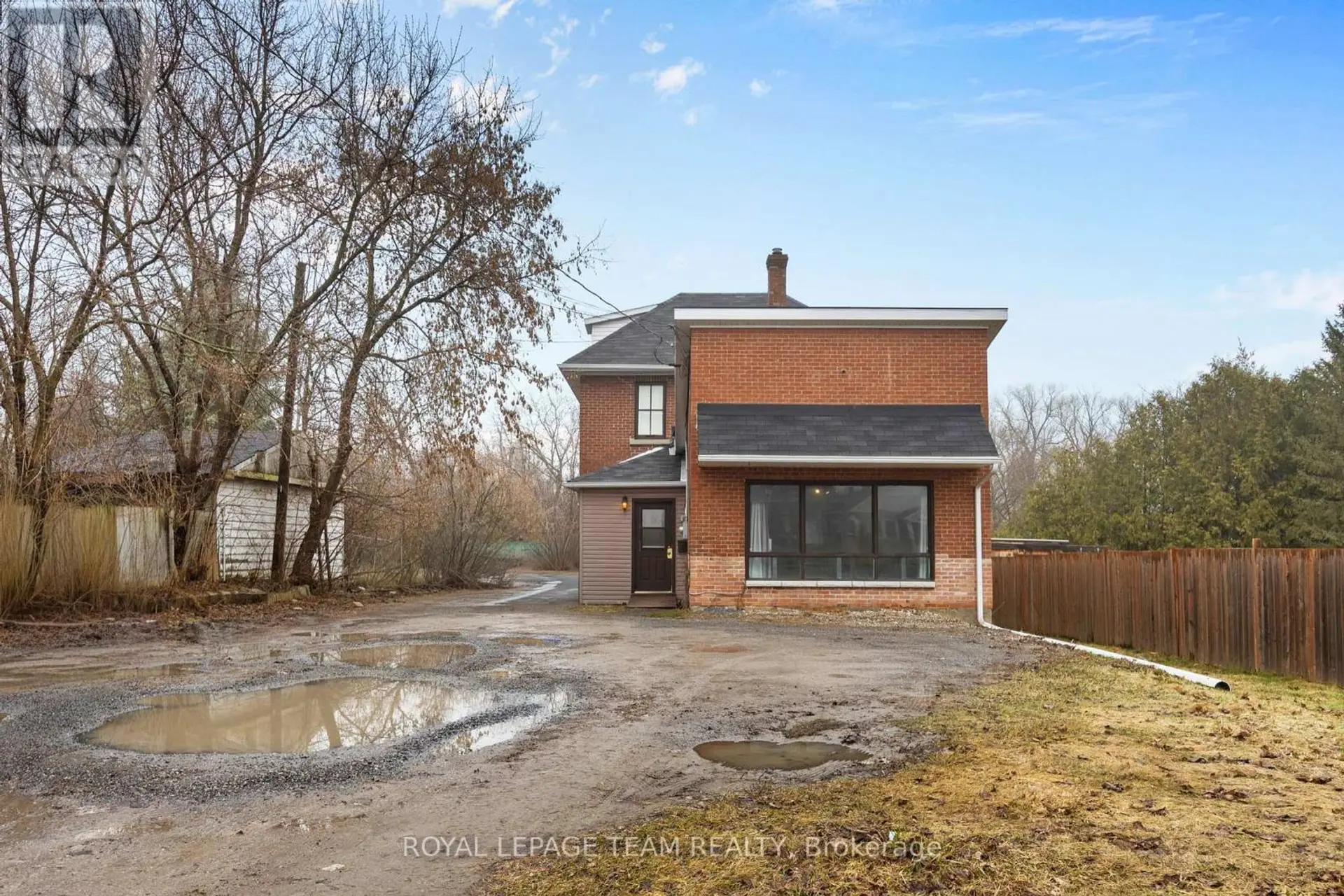 47 DANIEL STREET S - Image 1