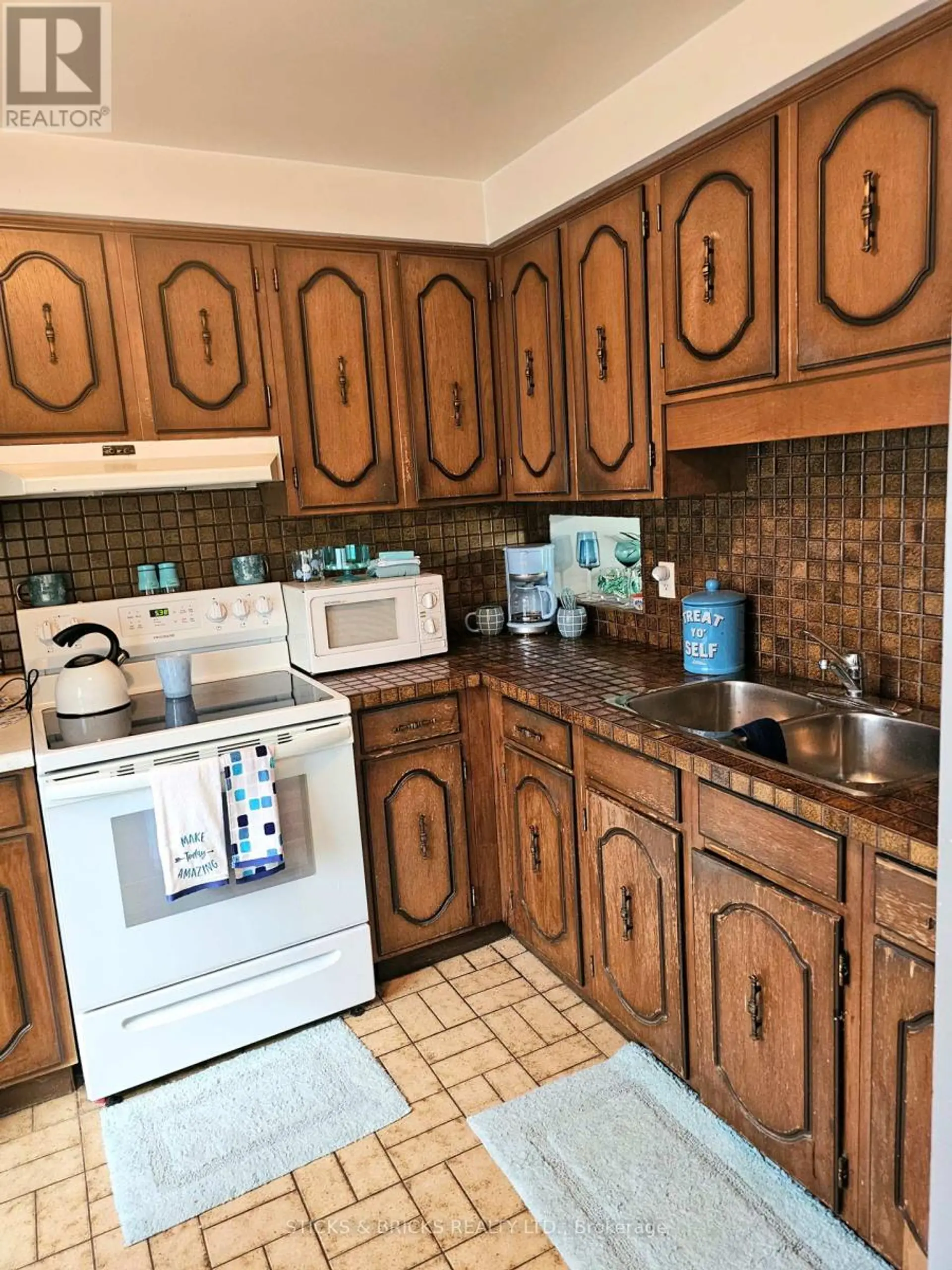 #1 5815 SWAYZE DRIVE - Image 3