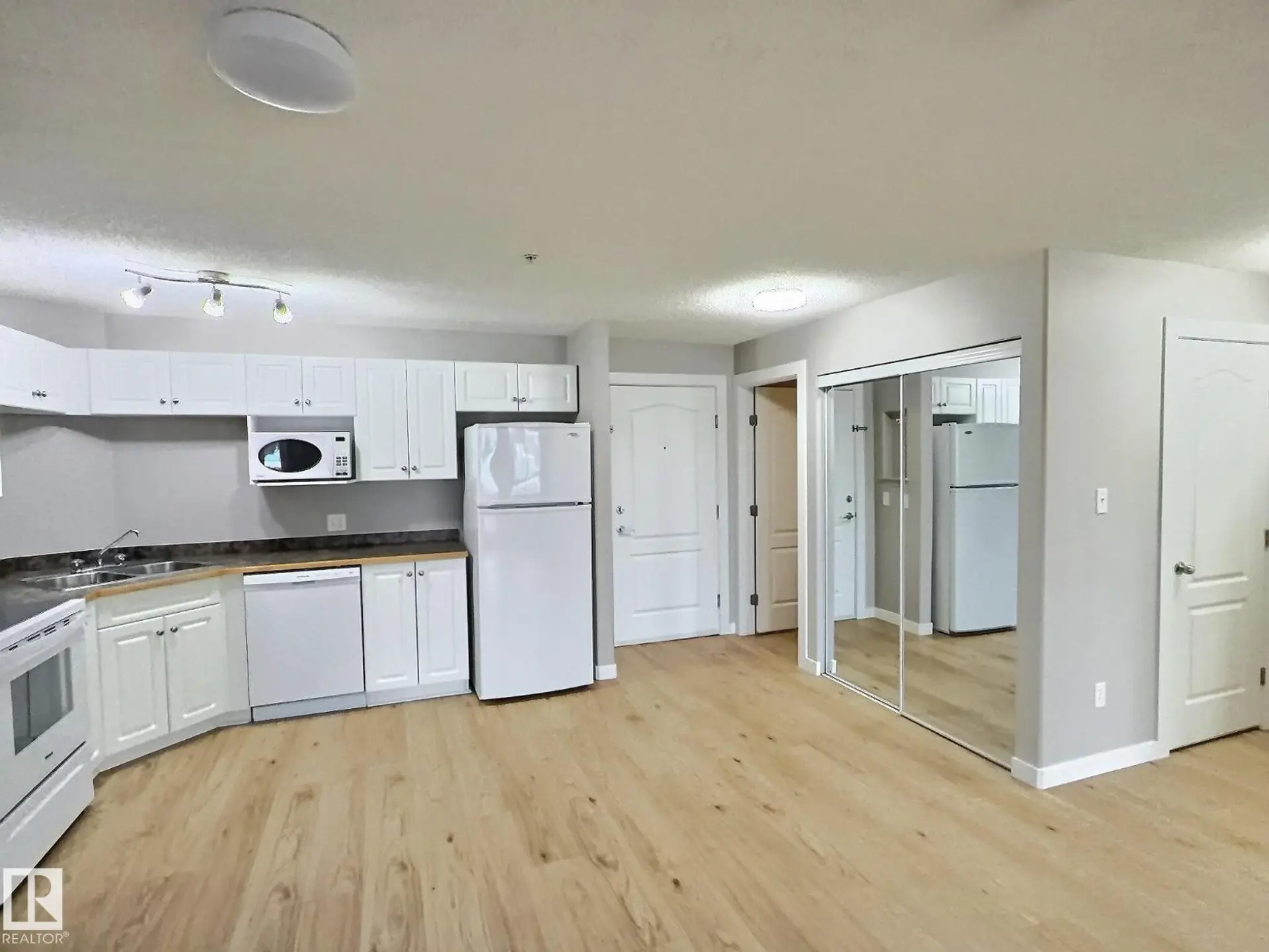 #103 5350 199 ST NW - Image 5