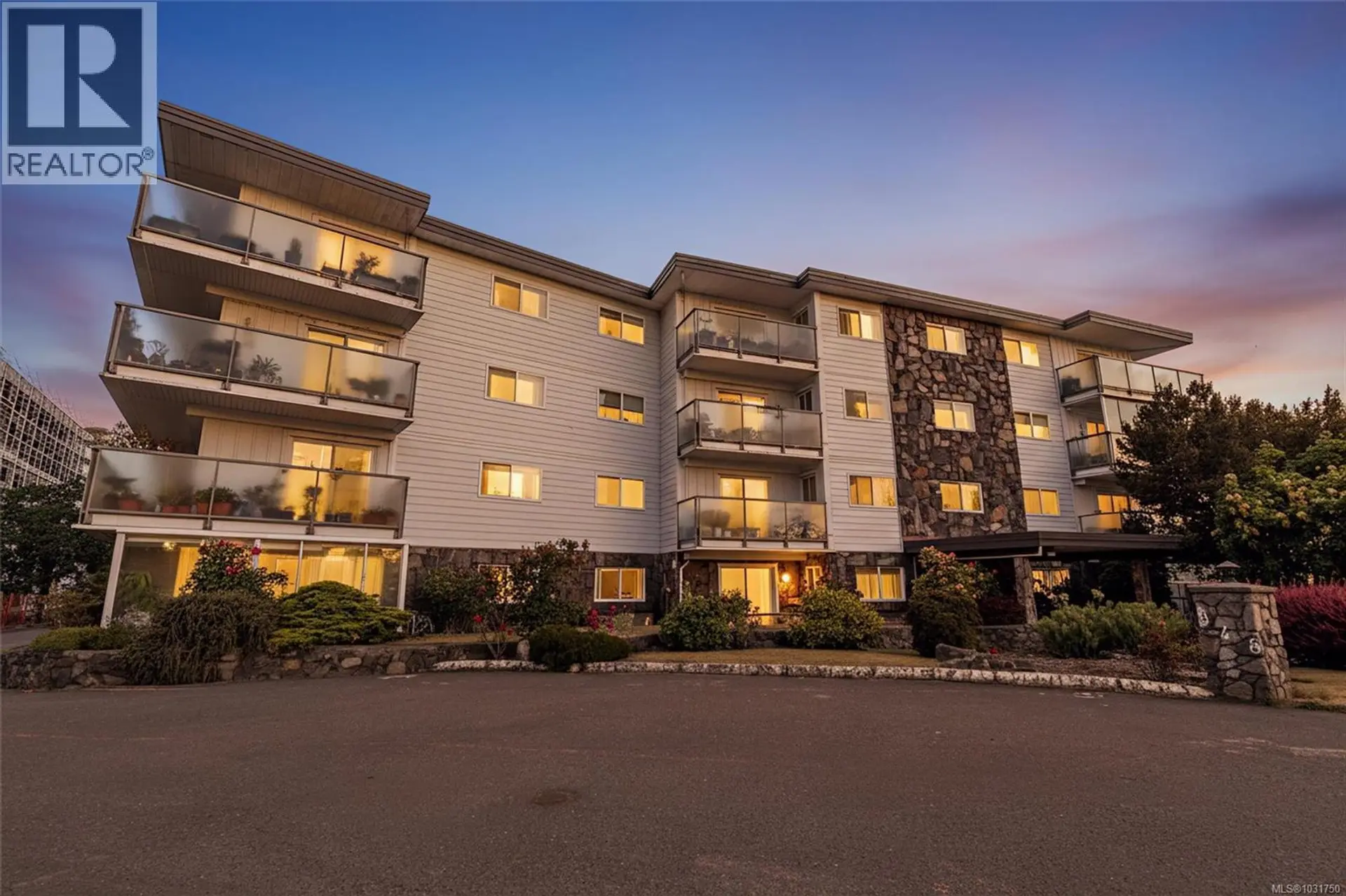 Property at #207 848 Esquimalt Rd, Esquimalt, BC