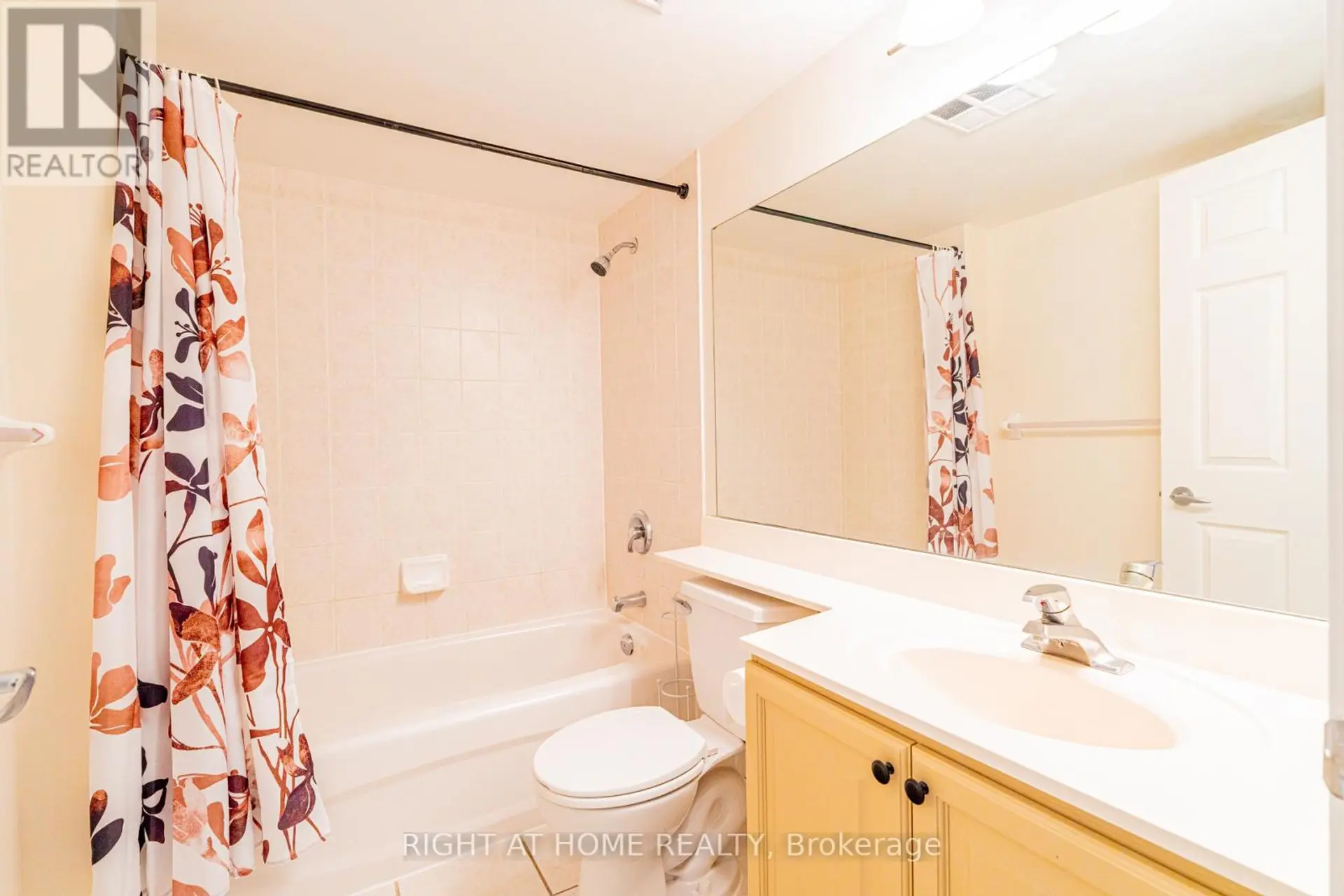 #918 230 QUEENS QUAY W - Image 12
