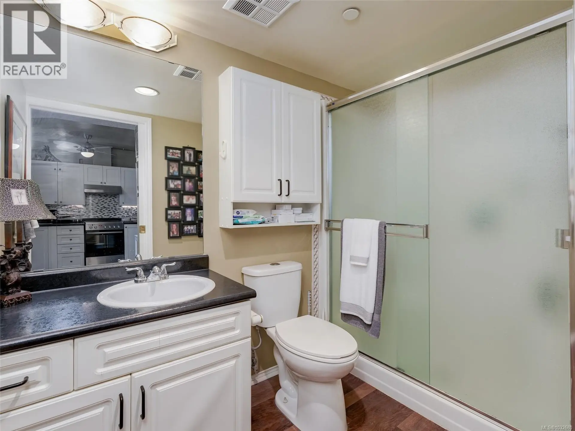 Property at #208 1070 SOUTHGATE ST, Victoria, BC