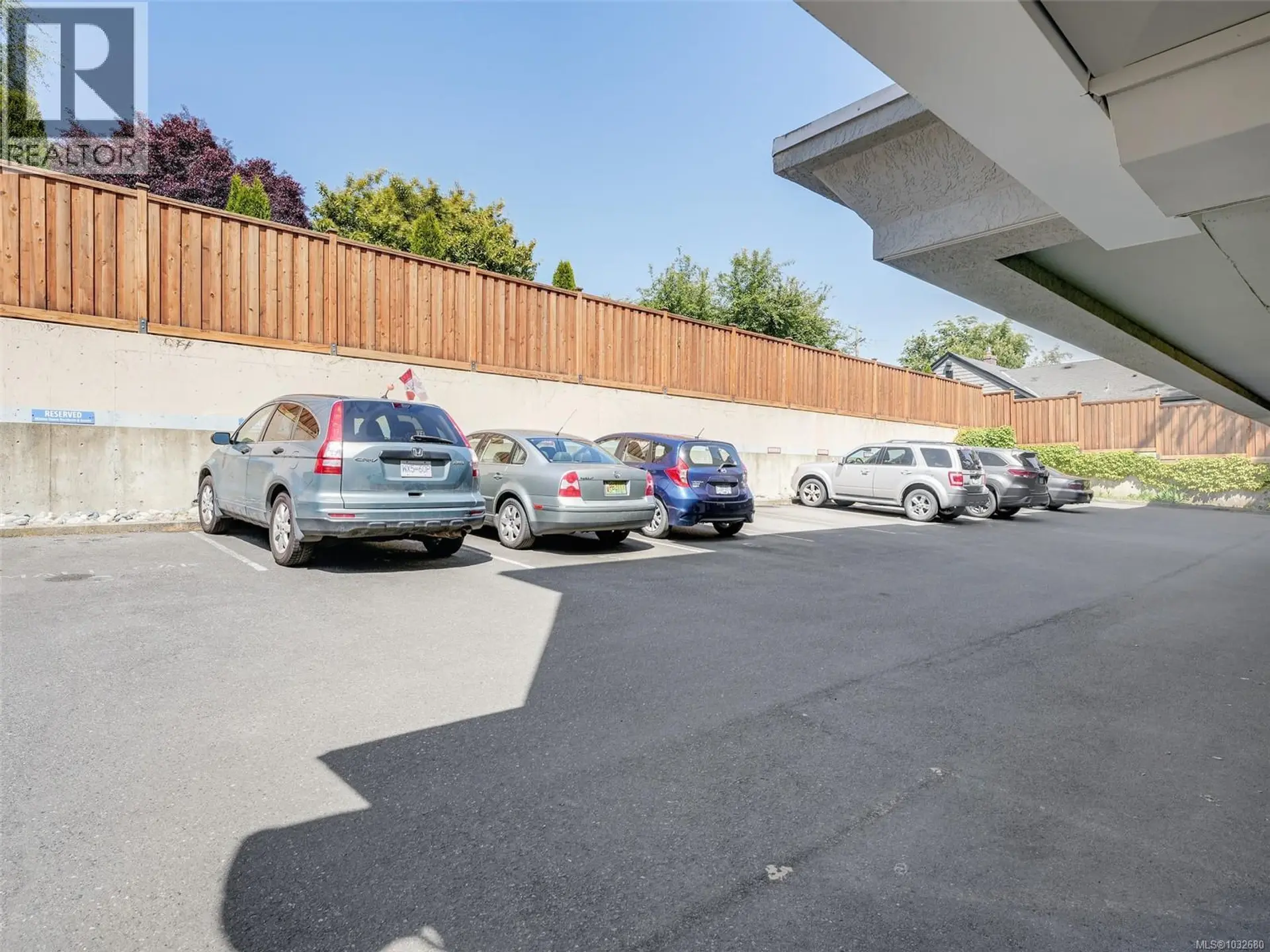 Property at #208 1070 SOUTHGATE ST, Victoria, BC