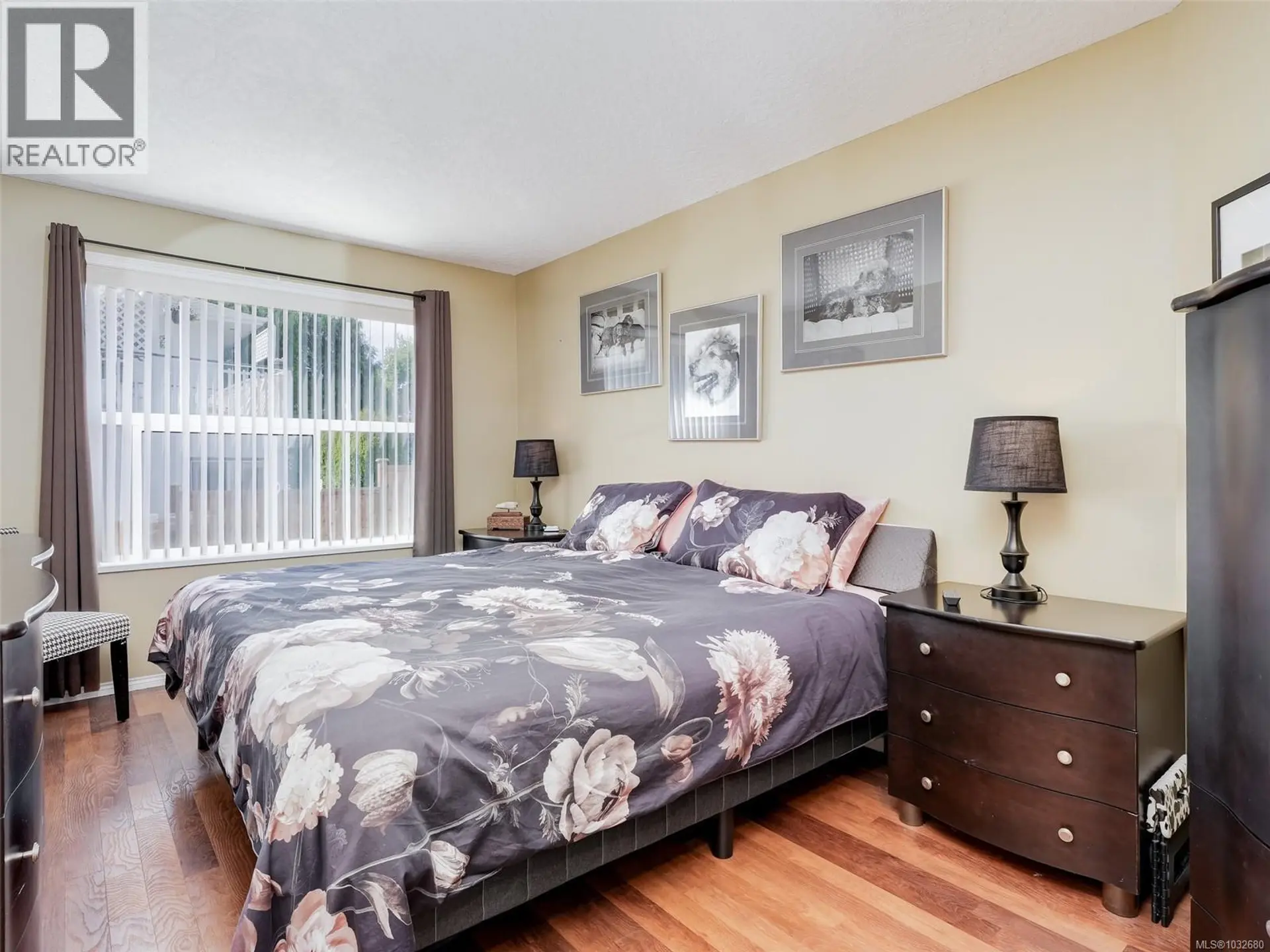 Property at #208 1070 SOUTHGATE ST, Victoria, BC