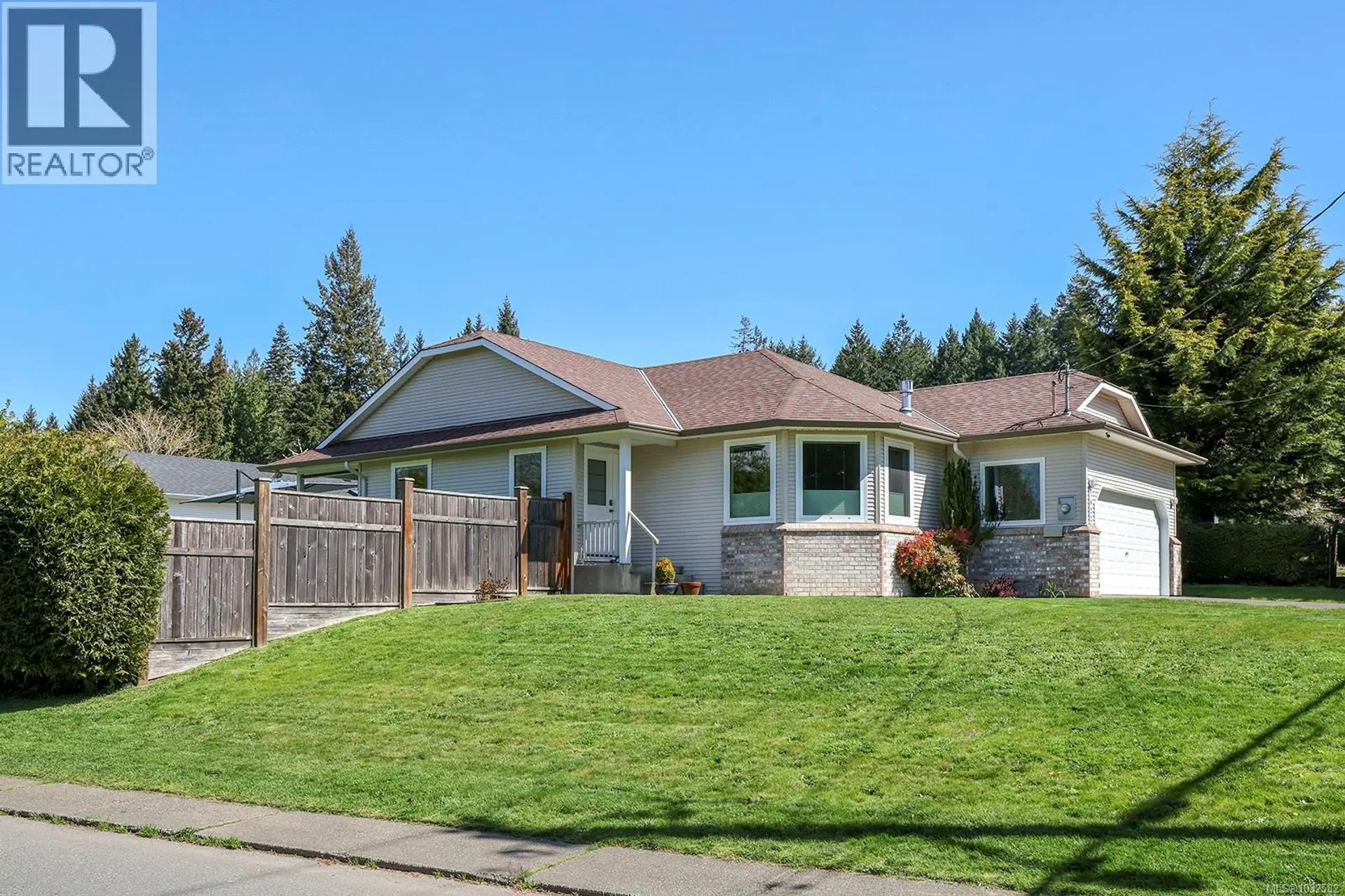 Property at 1622 Guthrie Rd, Comox, BC