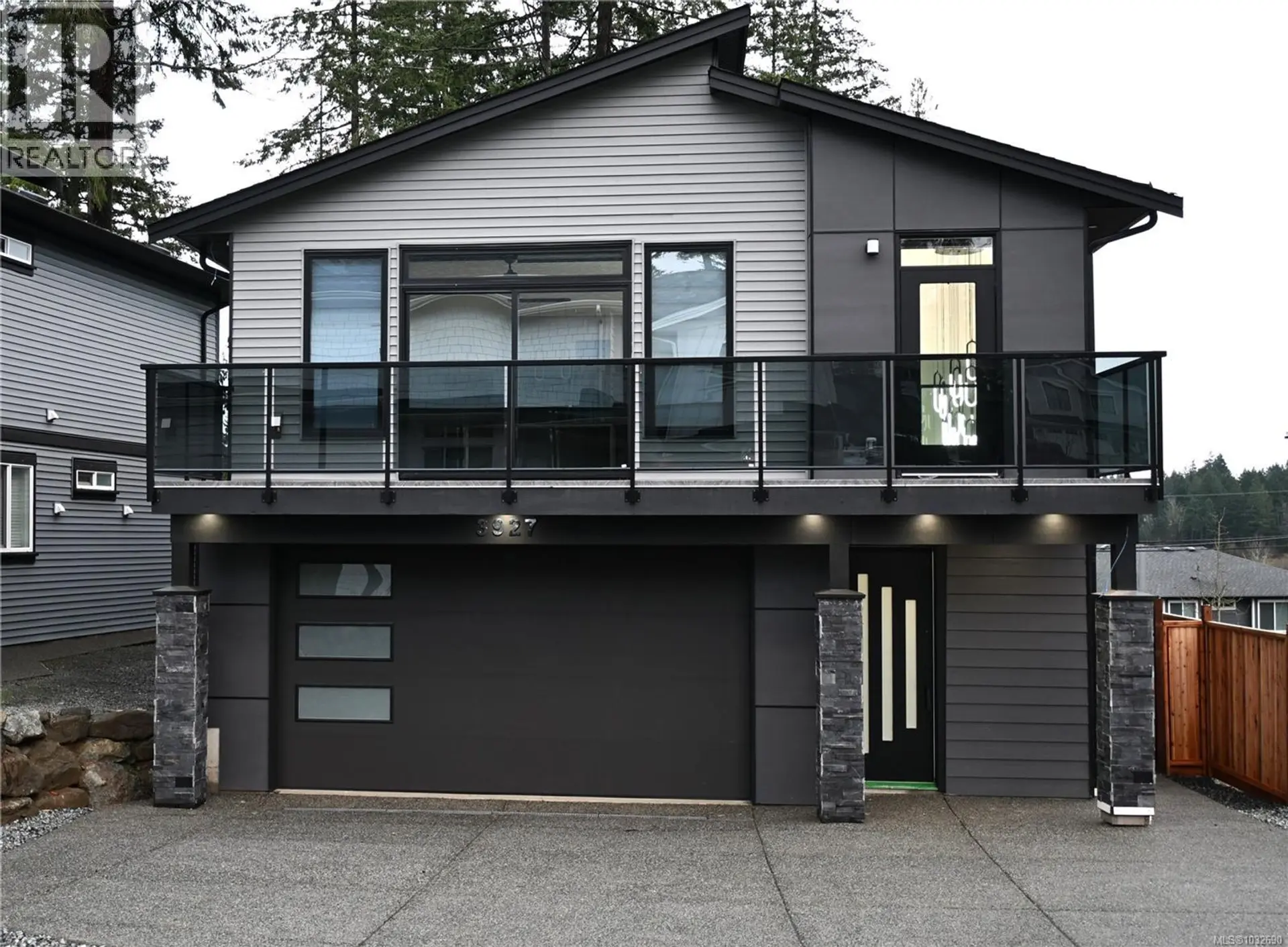 Property at 3927 Jingle Pot Rd, Nanaimo, BC