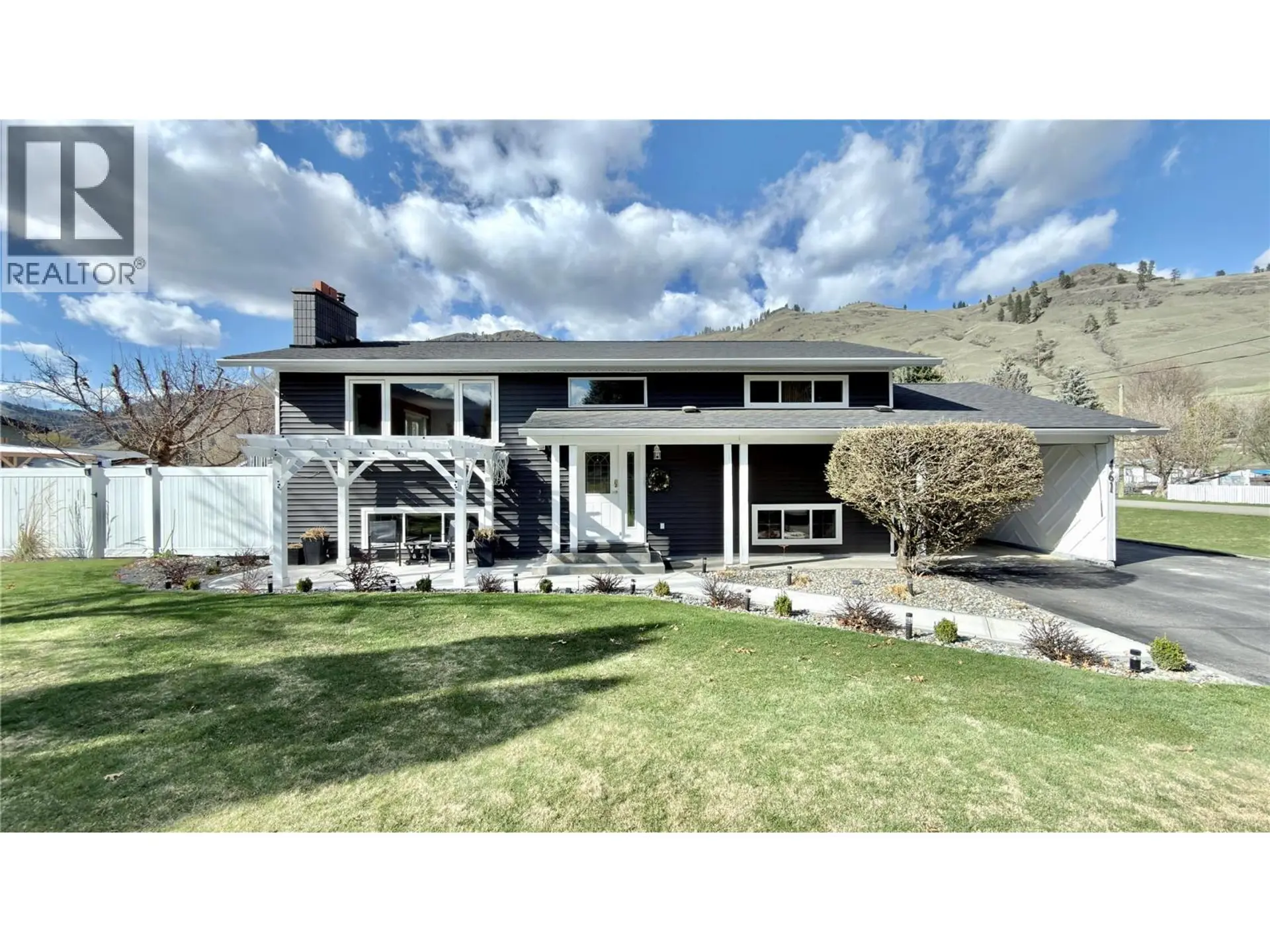 Property at 461 Eighth Avenue, Midway, BC