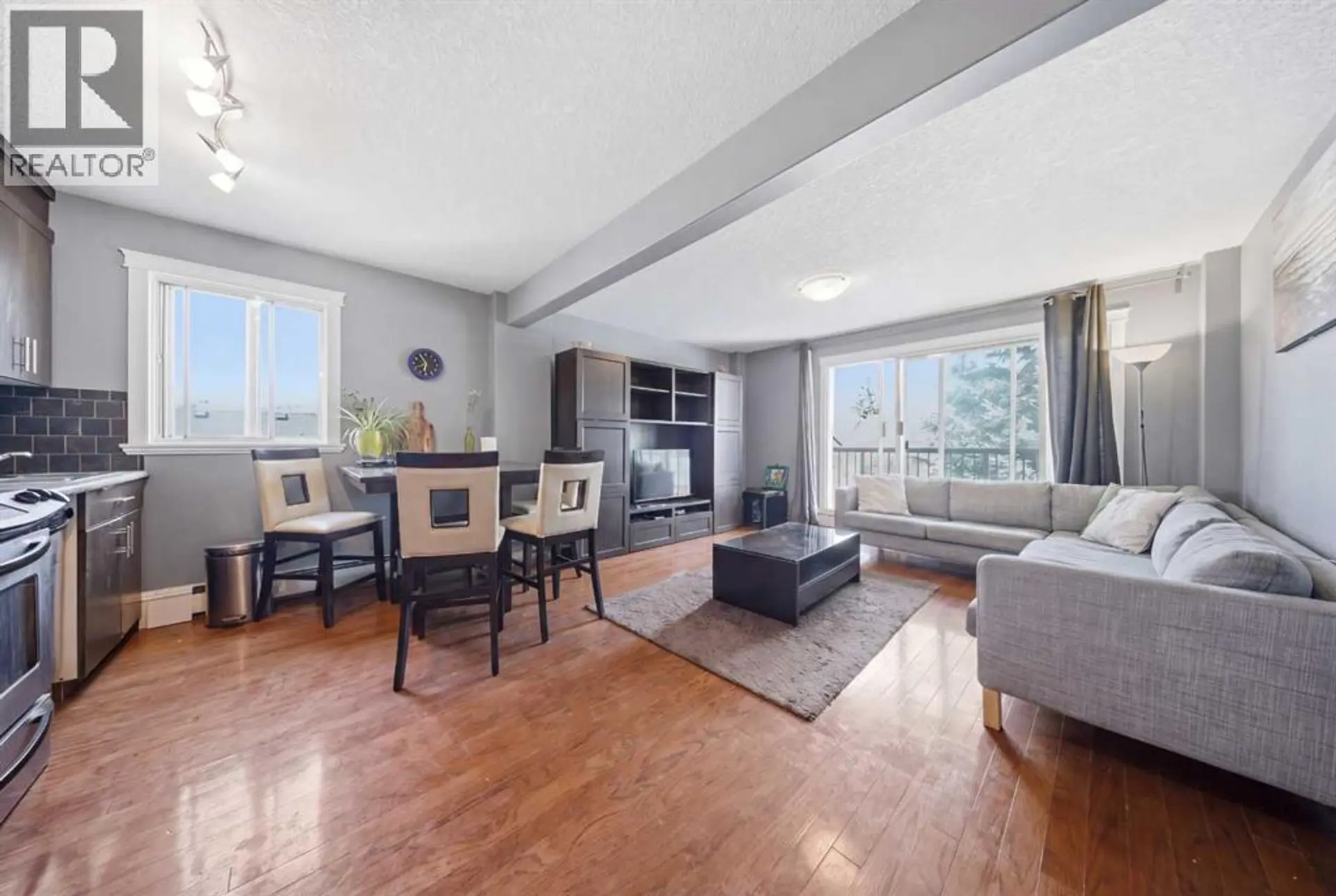 #401 525 22 AVENUE SW - Image 3