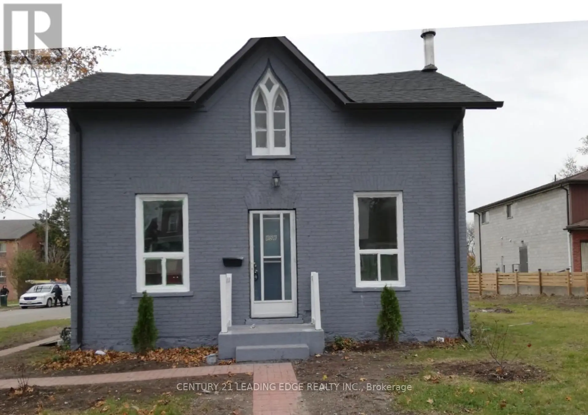 856 SIMCOE STREET S - Image 16