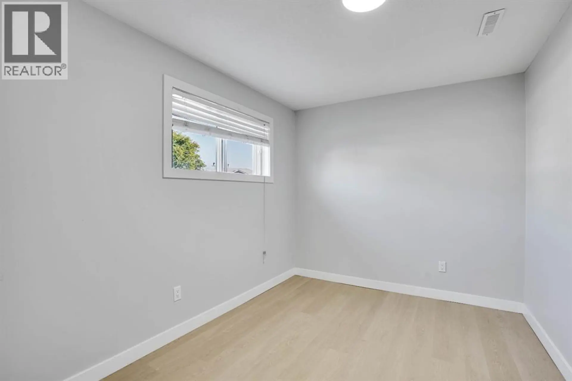 39 VENTURA ROAD NE - Image 2