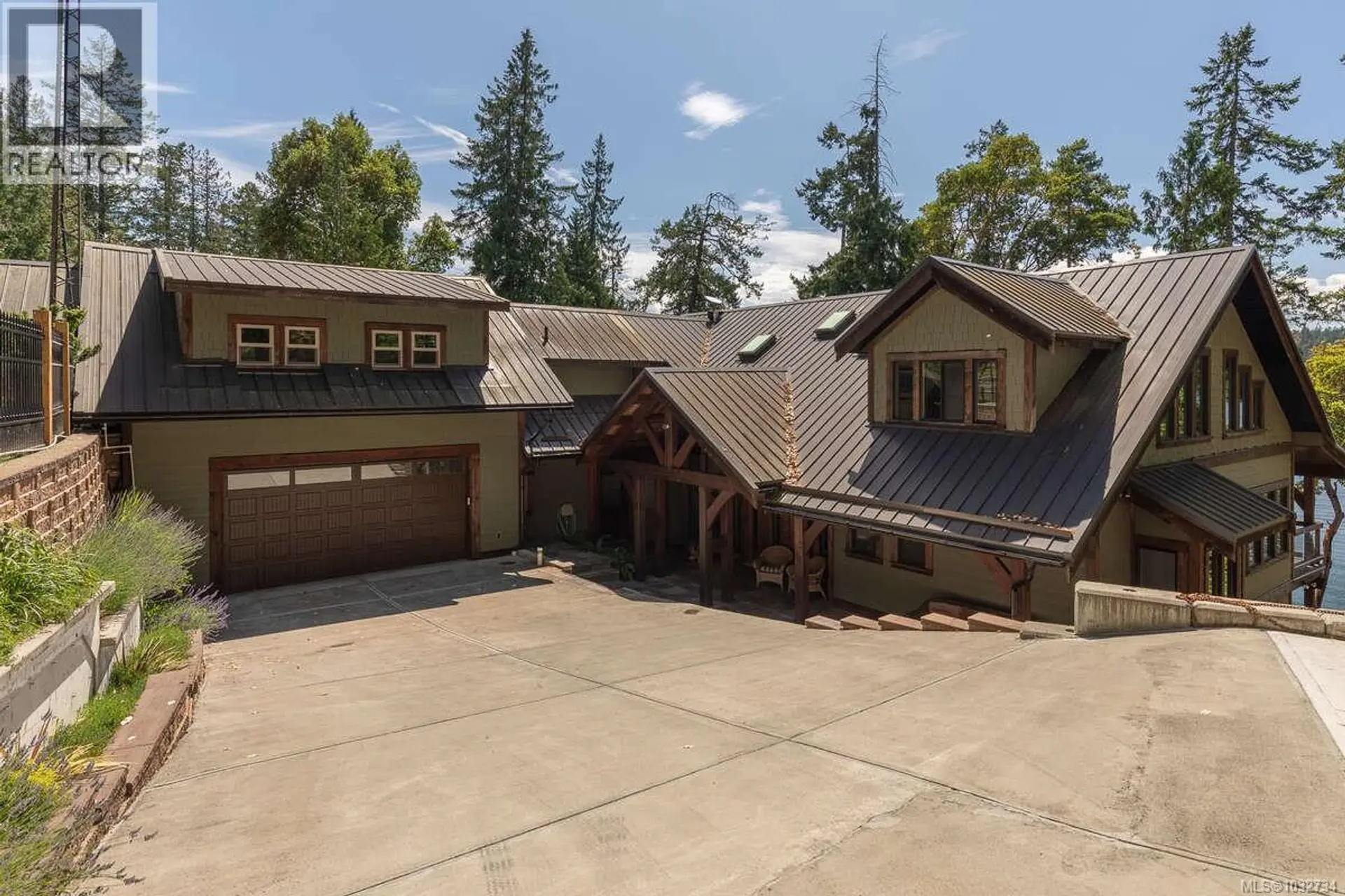 Property at 123 Smith Rd, Salt Spring, BC