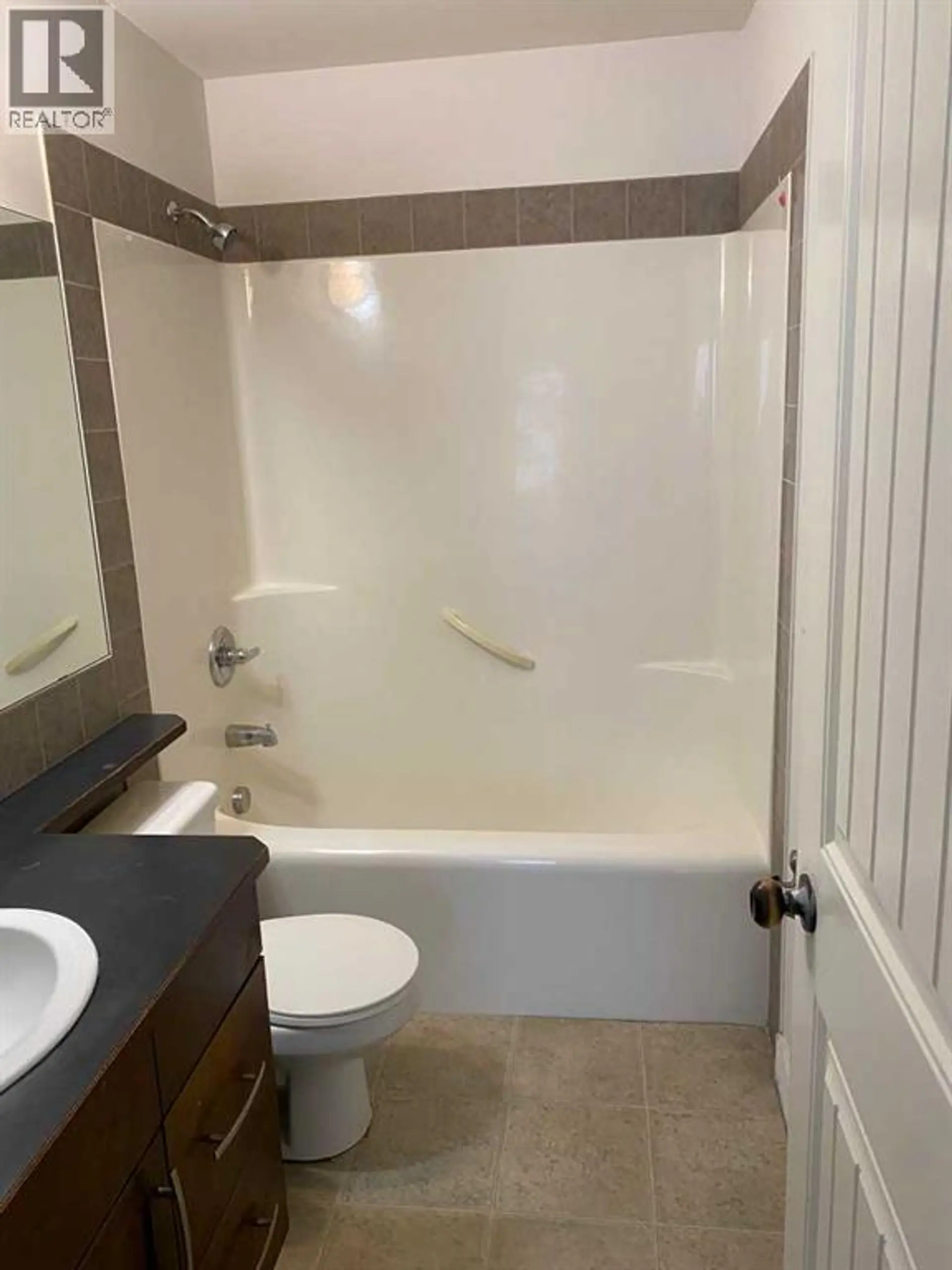 210 SADDLEBROOK WAY NE - Image 15