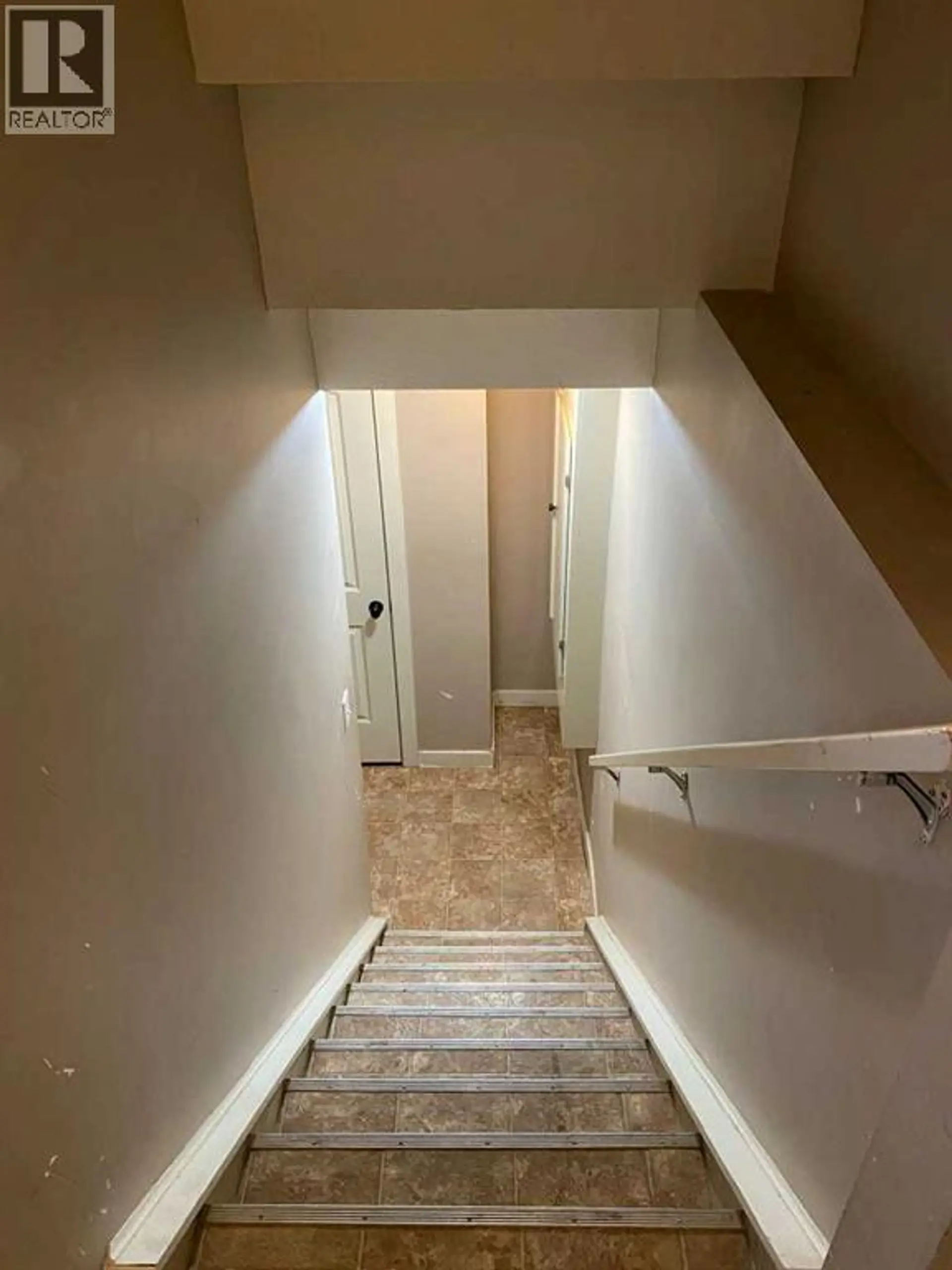 210 SADDLEBROOK WAY NE - Image 17