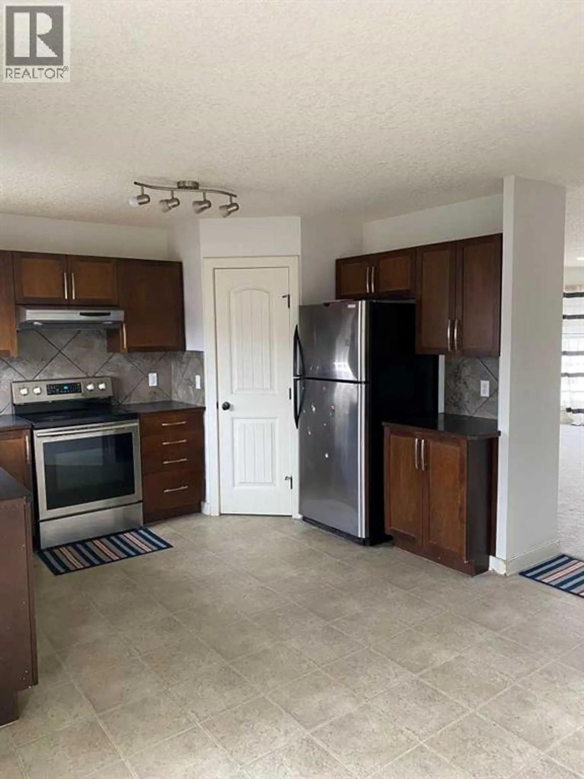 210 SADDLEBROOK WAY NE - Image 5