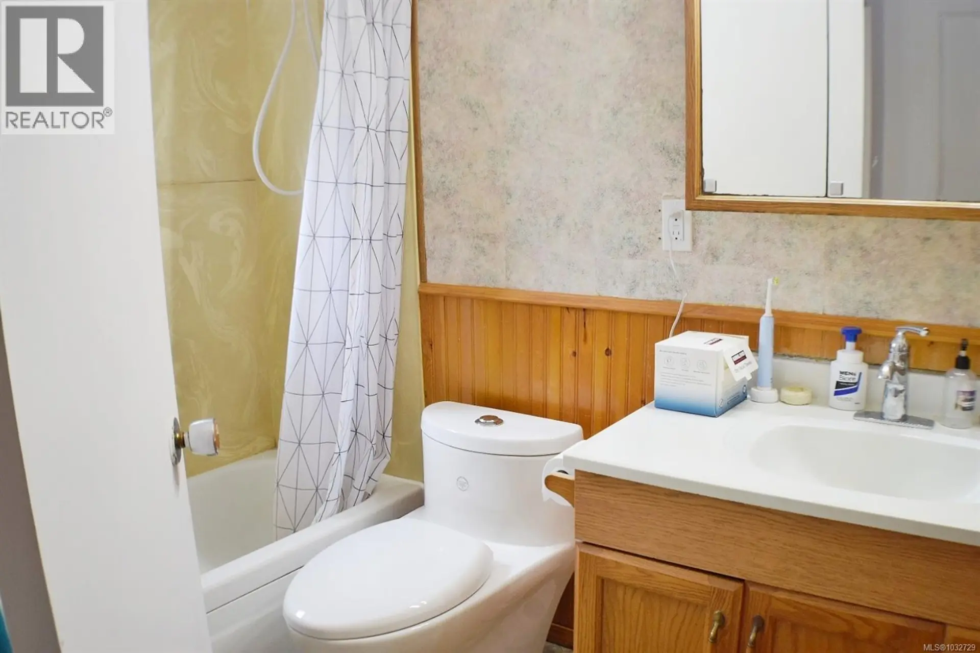 Property at 4037 Cumberland Rd, Saanich, BC