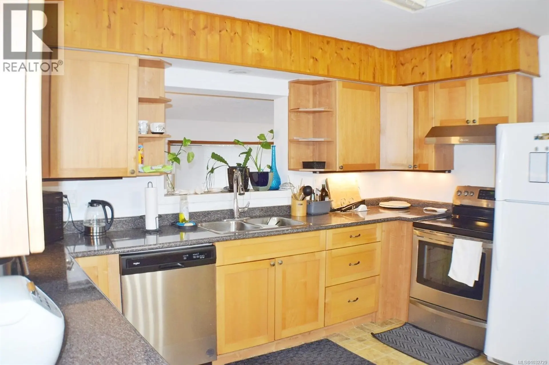 Property at 4037 Cumberland Rd, Saanich, BC