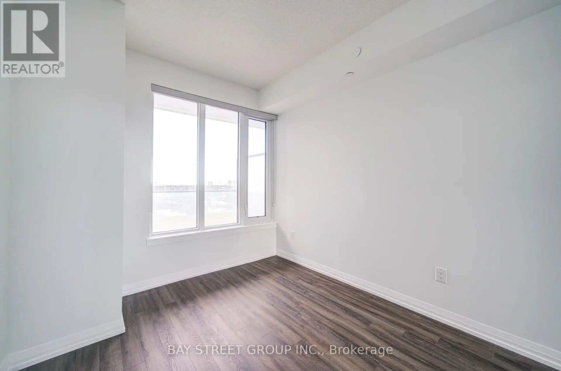 #1509 75 CANTERBURY PLACE - Image 8