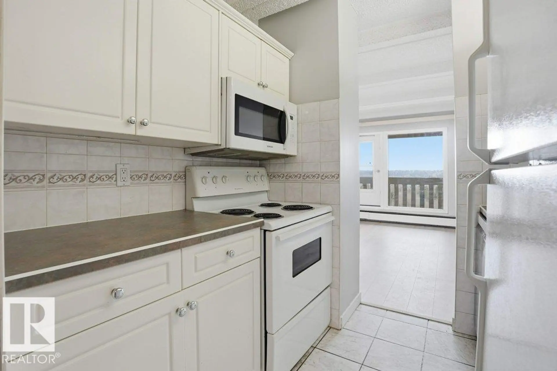 #604 9918 101 ST NW - Image 11