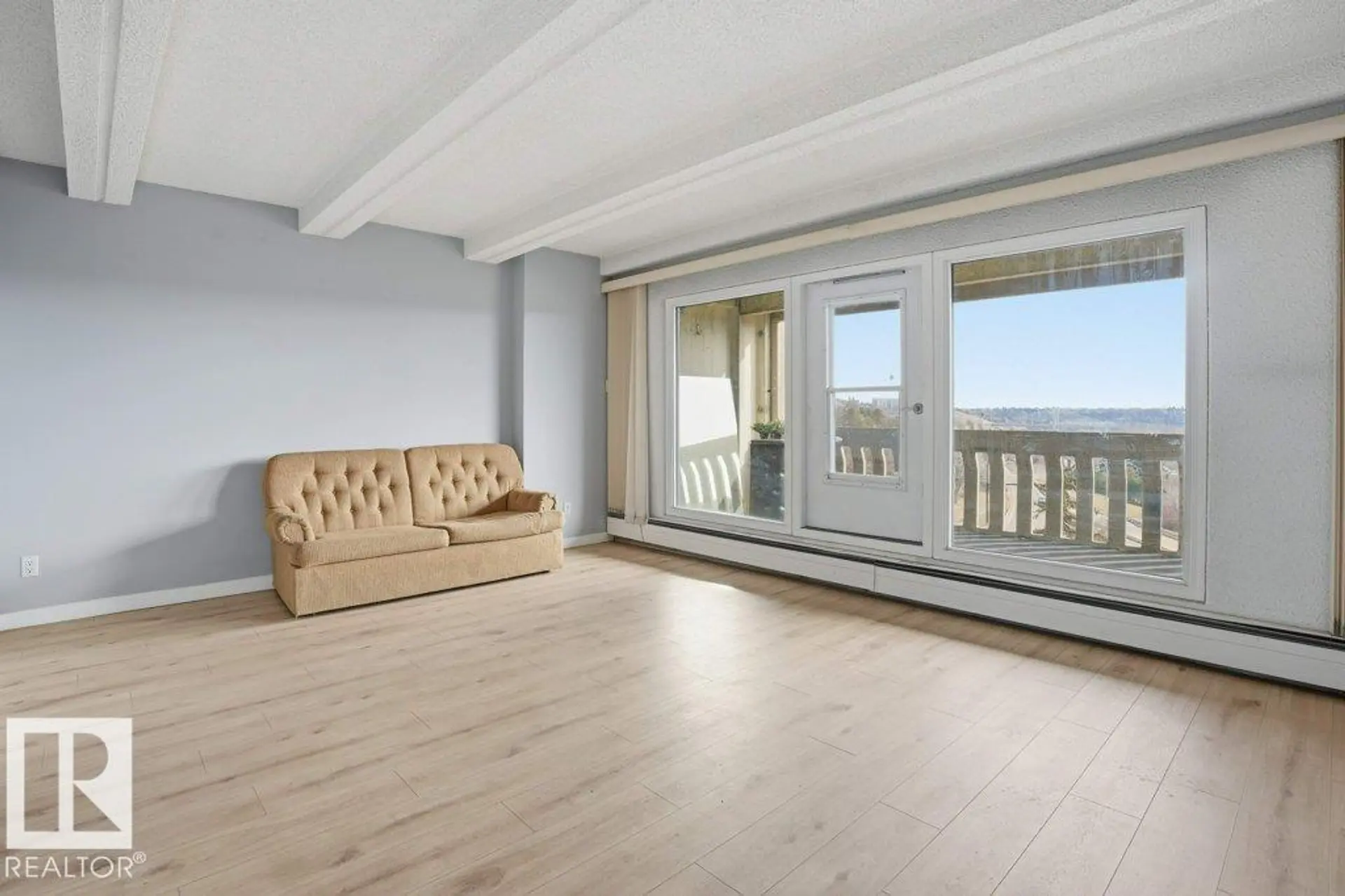 #604 9918 101 ST NW - Image 4