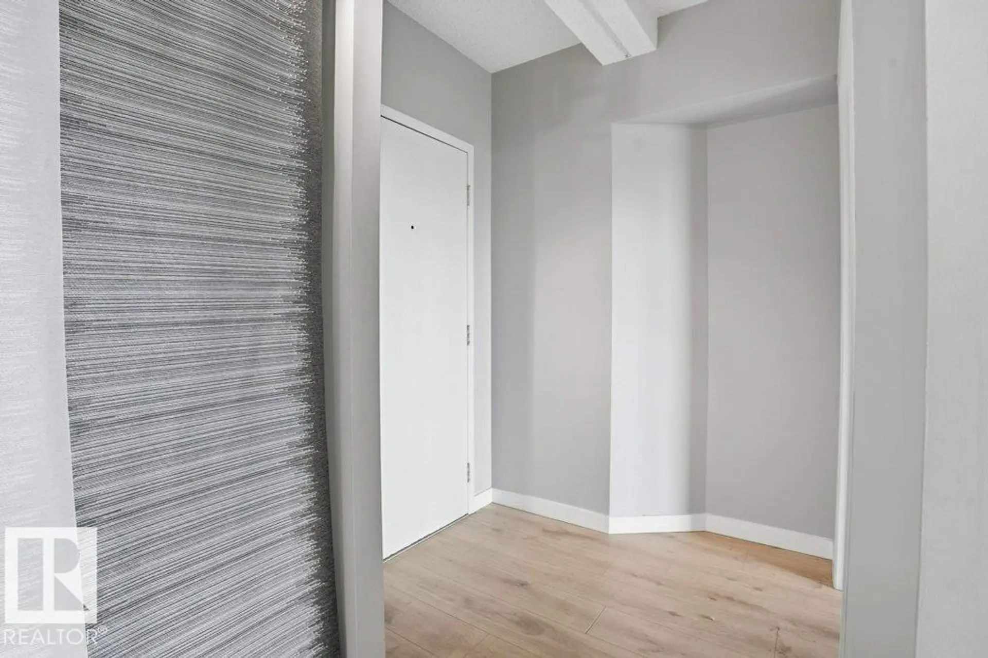 #604 9918 101 ST NW - Image 7