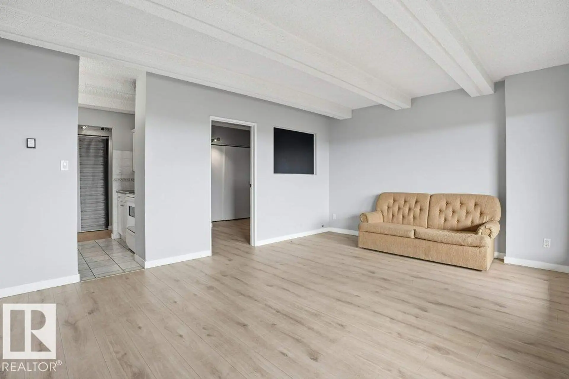 #604 9918 101 ST NW - Image 5