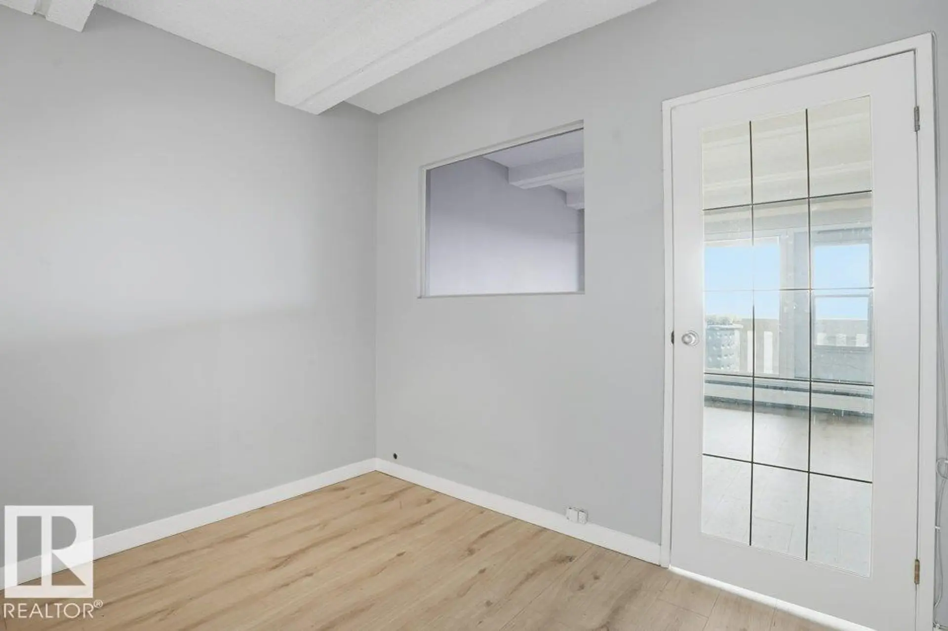 #604 9918 101 ST NW - Image 8
