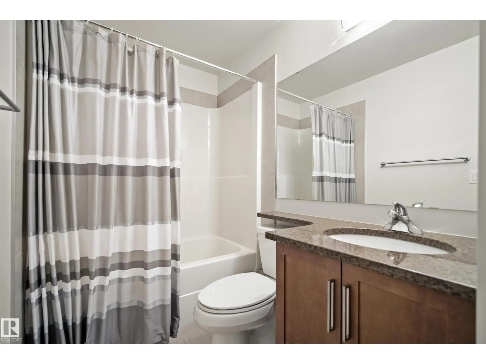 #401 11933 JASPER AV NW - Image 9
