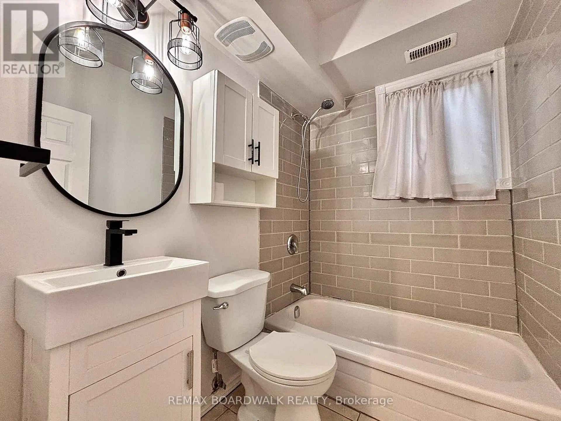 379 ST DENIS STREET - Image 15