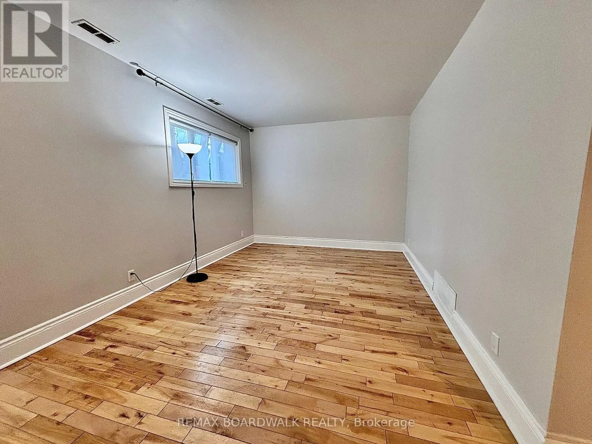 379 ST DENIS STREET - Image 9