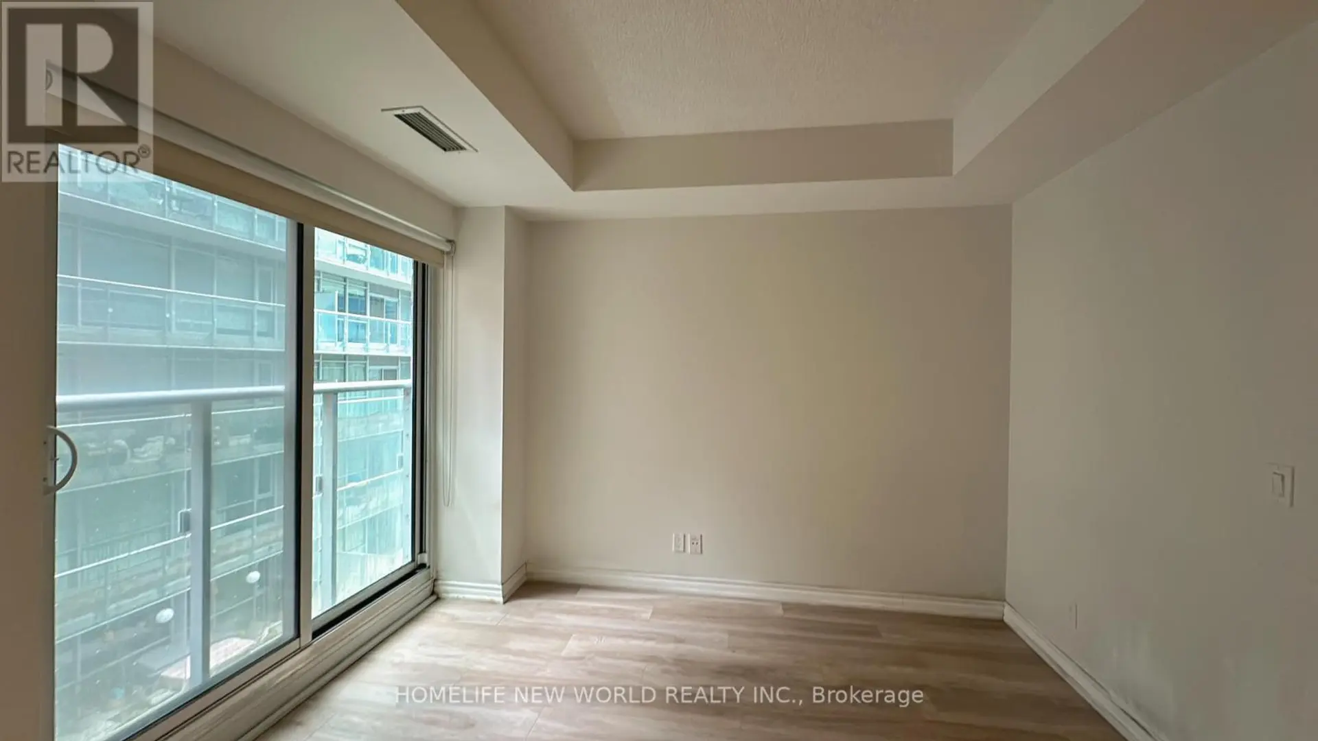 #402 30 NELSON STREET - Image 14